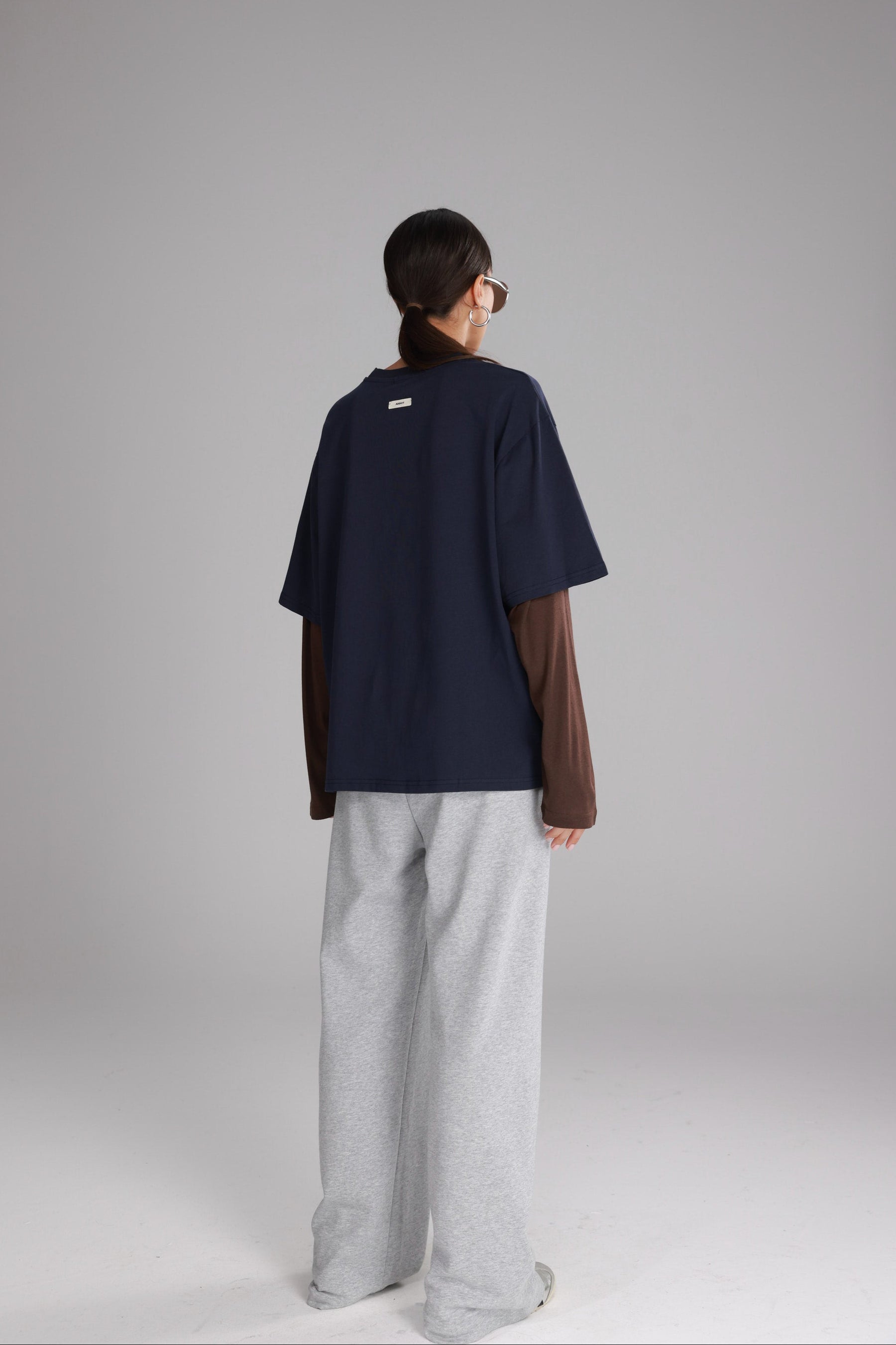 חולצת ג'נר נייבי/חום