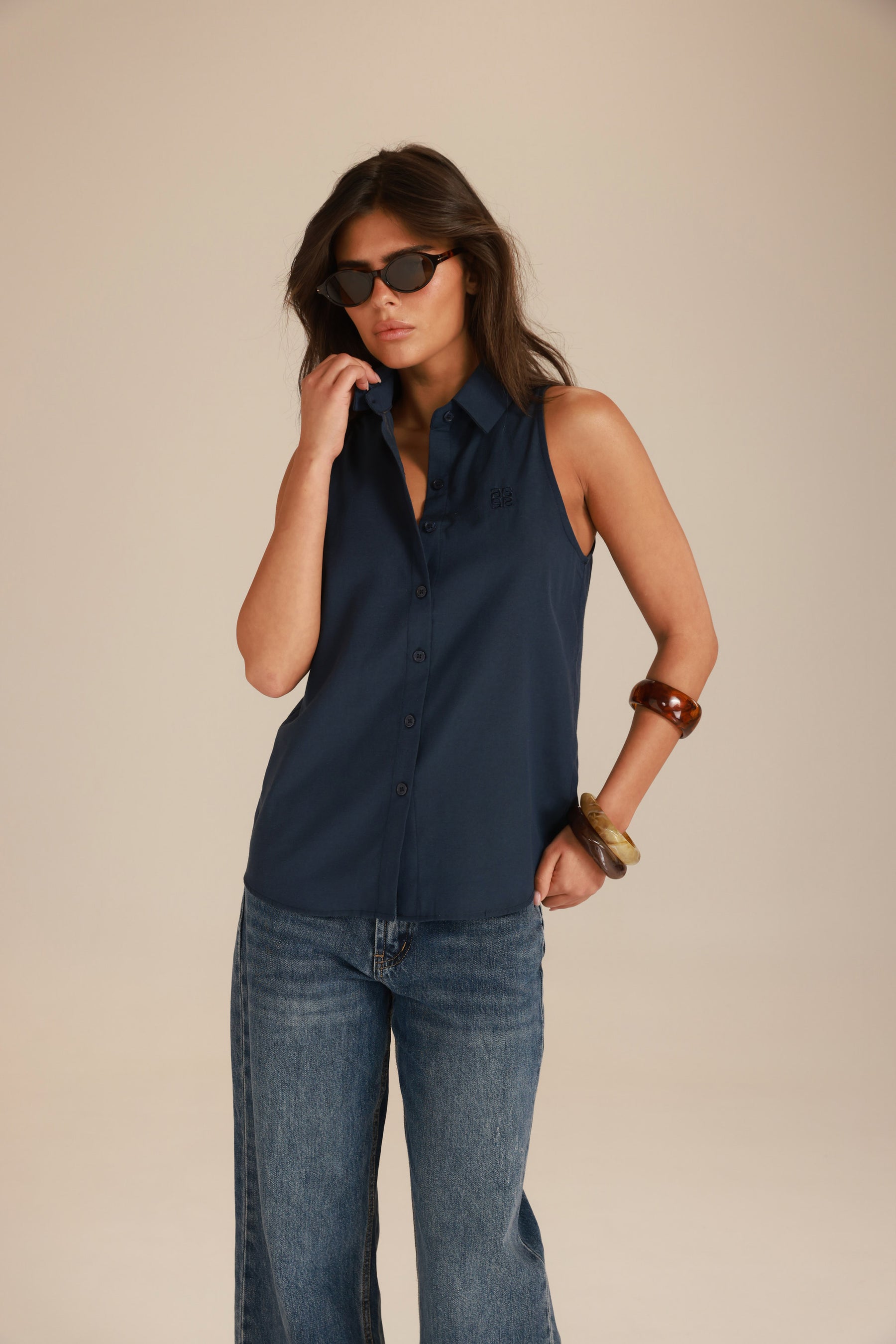 גופיית מודי מכופתרת נייבי