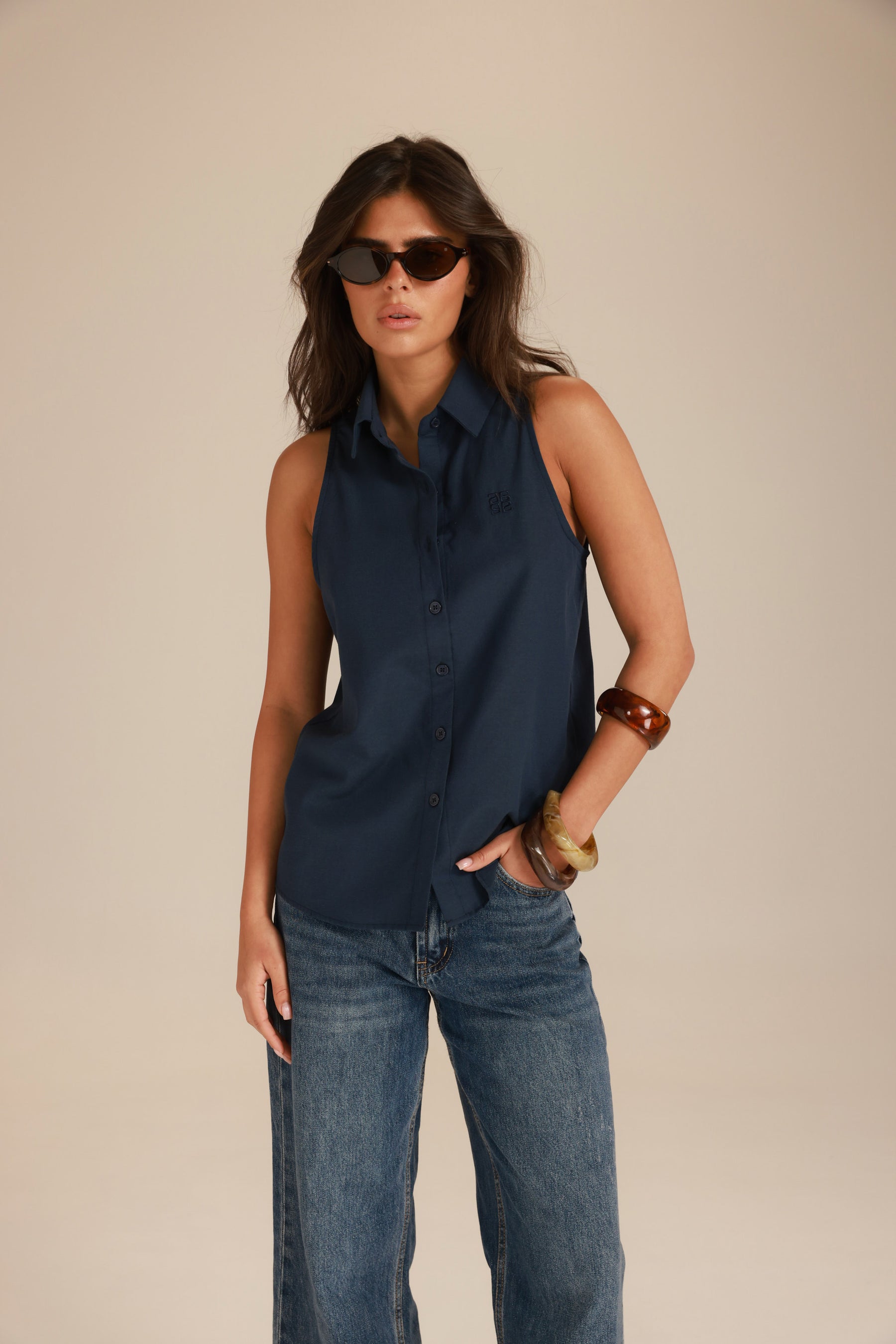 גופיית מודי מכופתרת נייבי