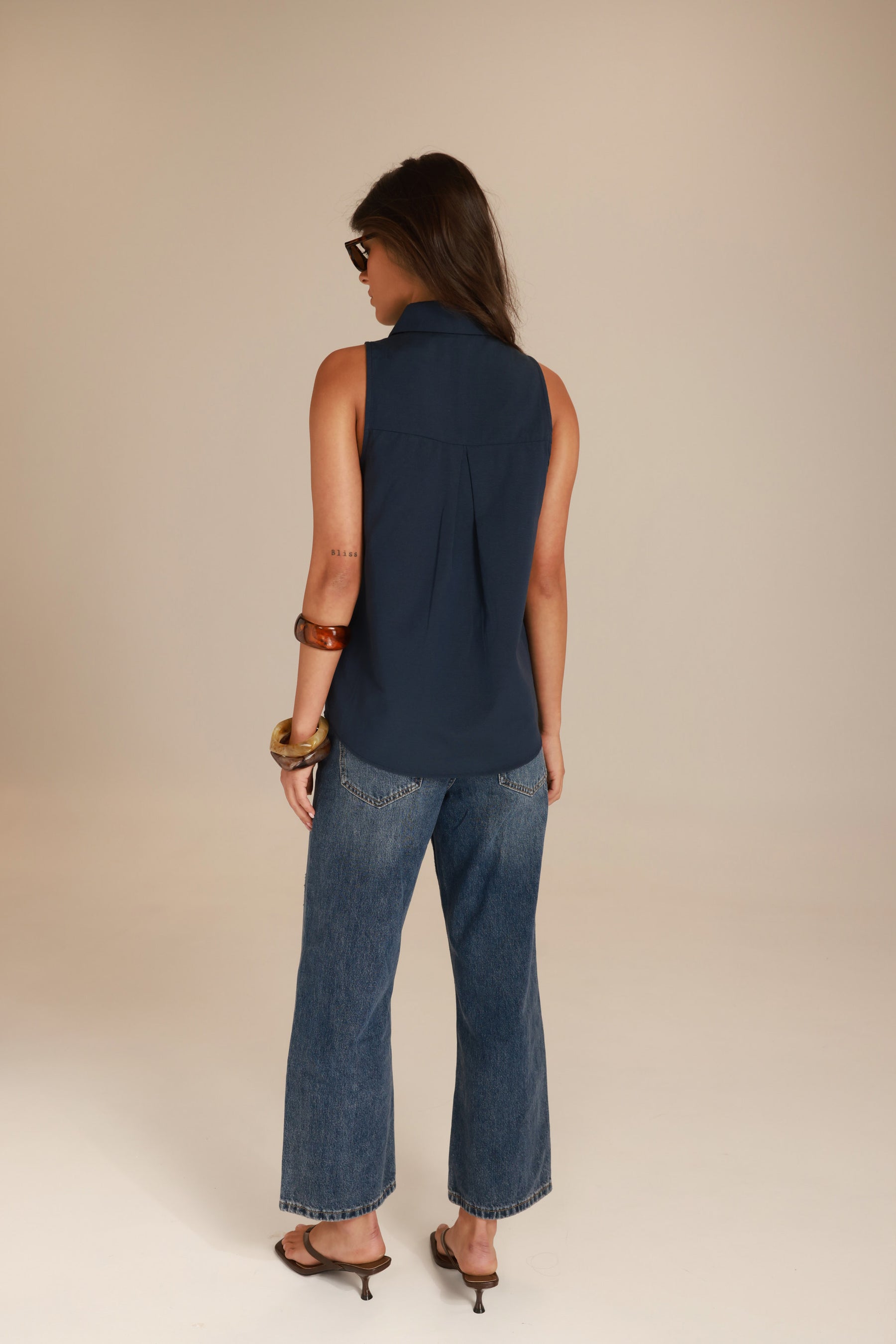 גופיית מודי מכופתרת נייבי