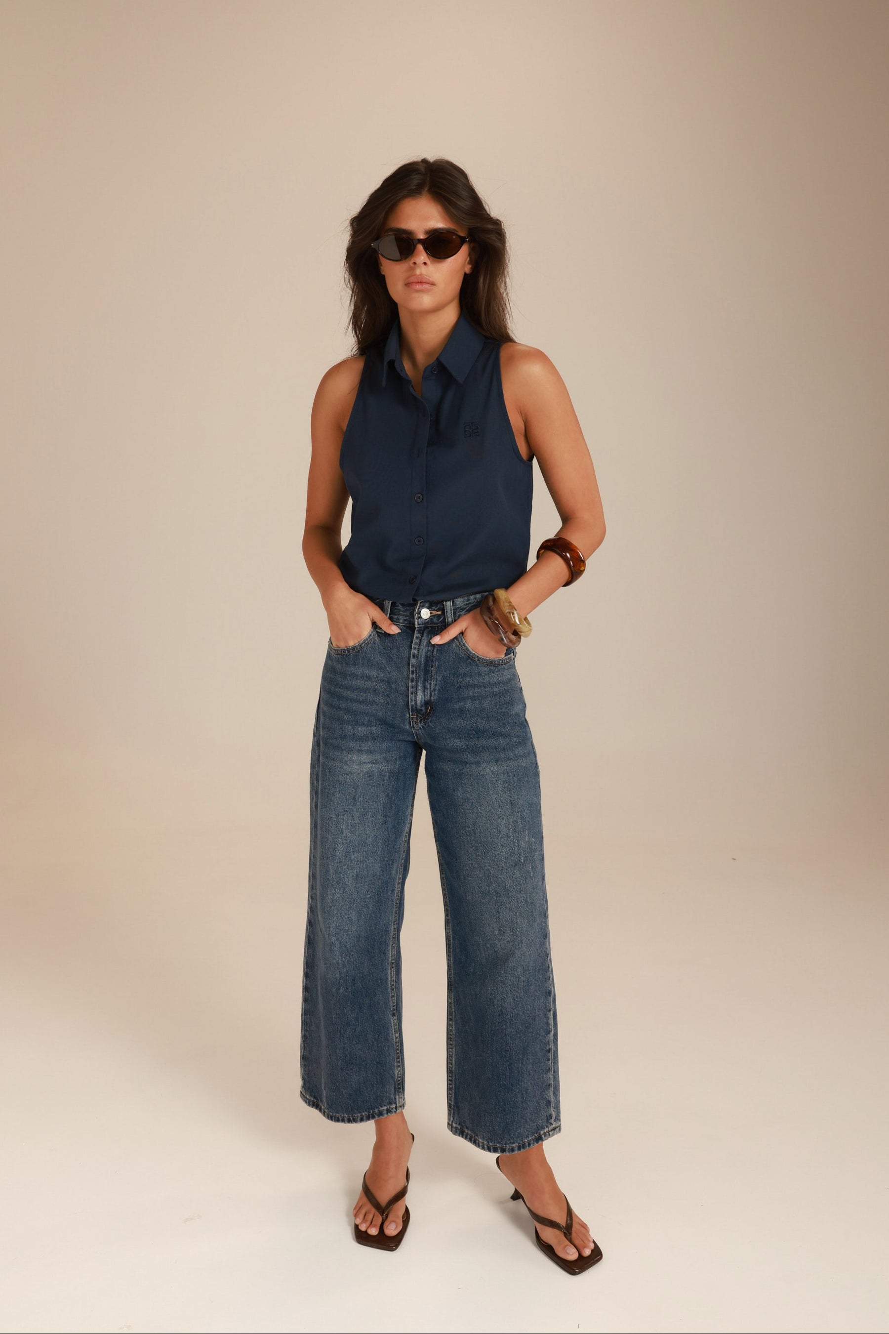 גופיית מודי מכופתרת נייבי