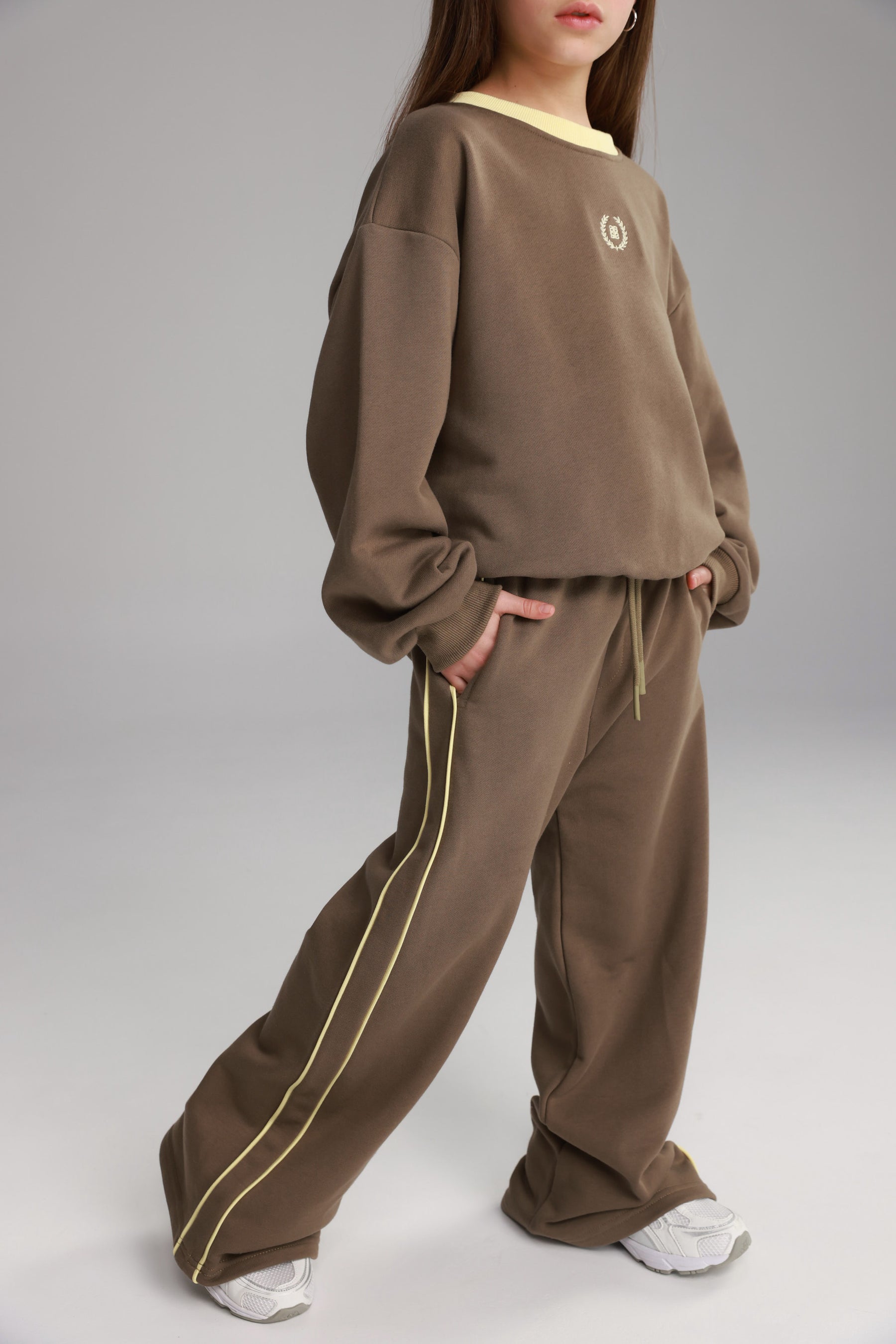 חליפת ג'וני חומה