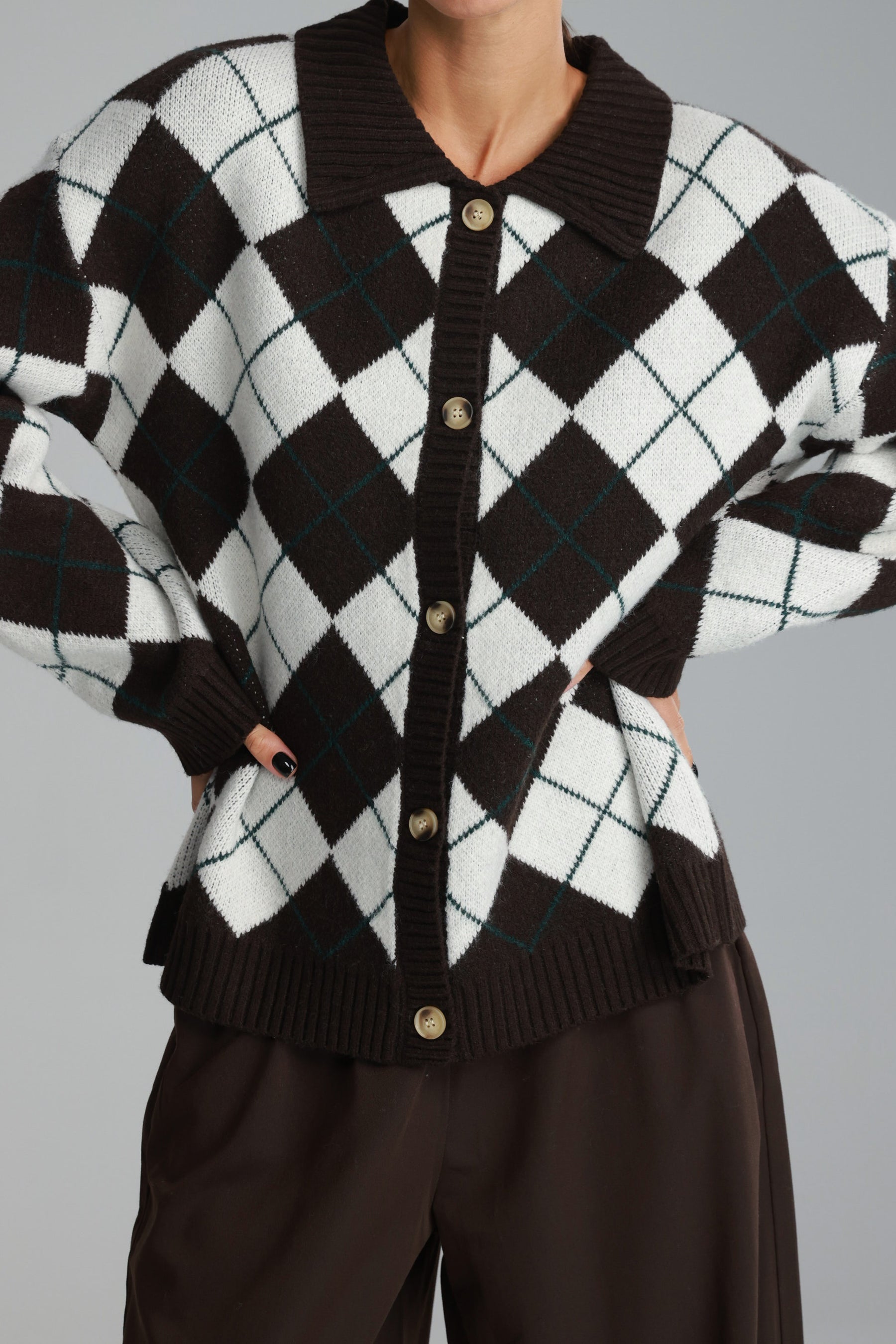 סוודר סקוט חום כהה/שמנת