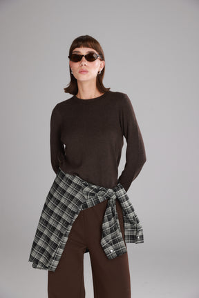 חולצת קייסי חום כהה