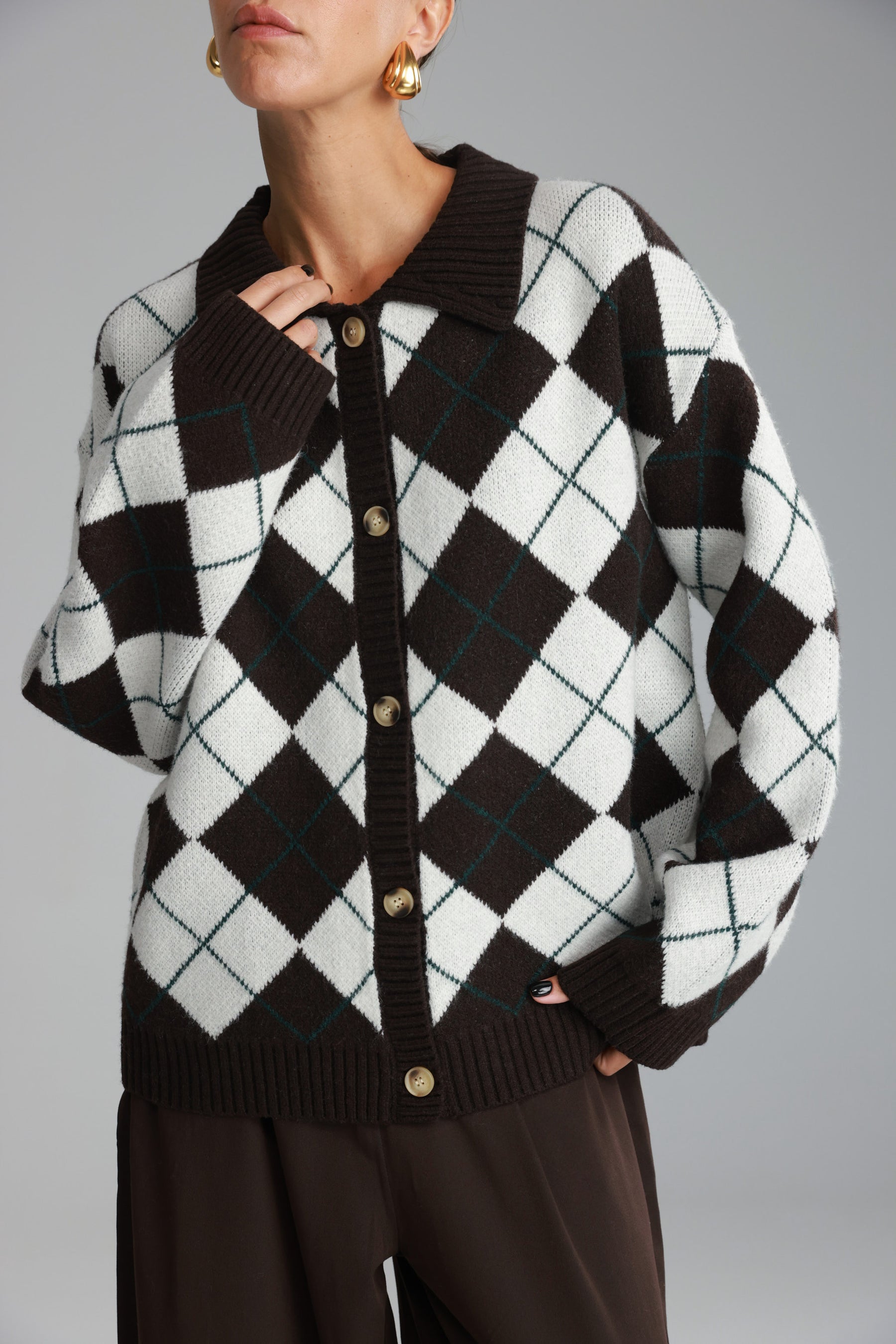 סוודר סקוט חום כהה/שמנת