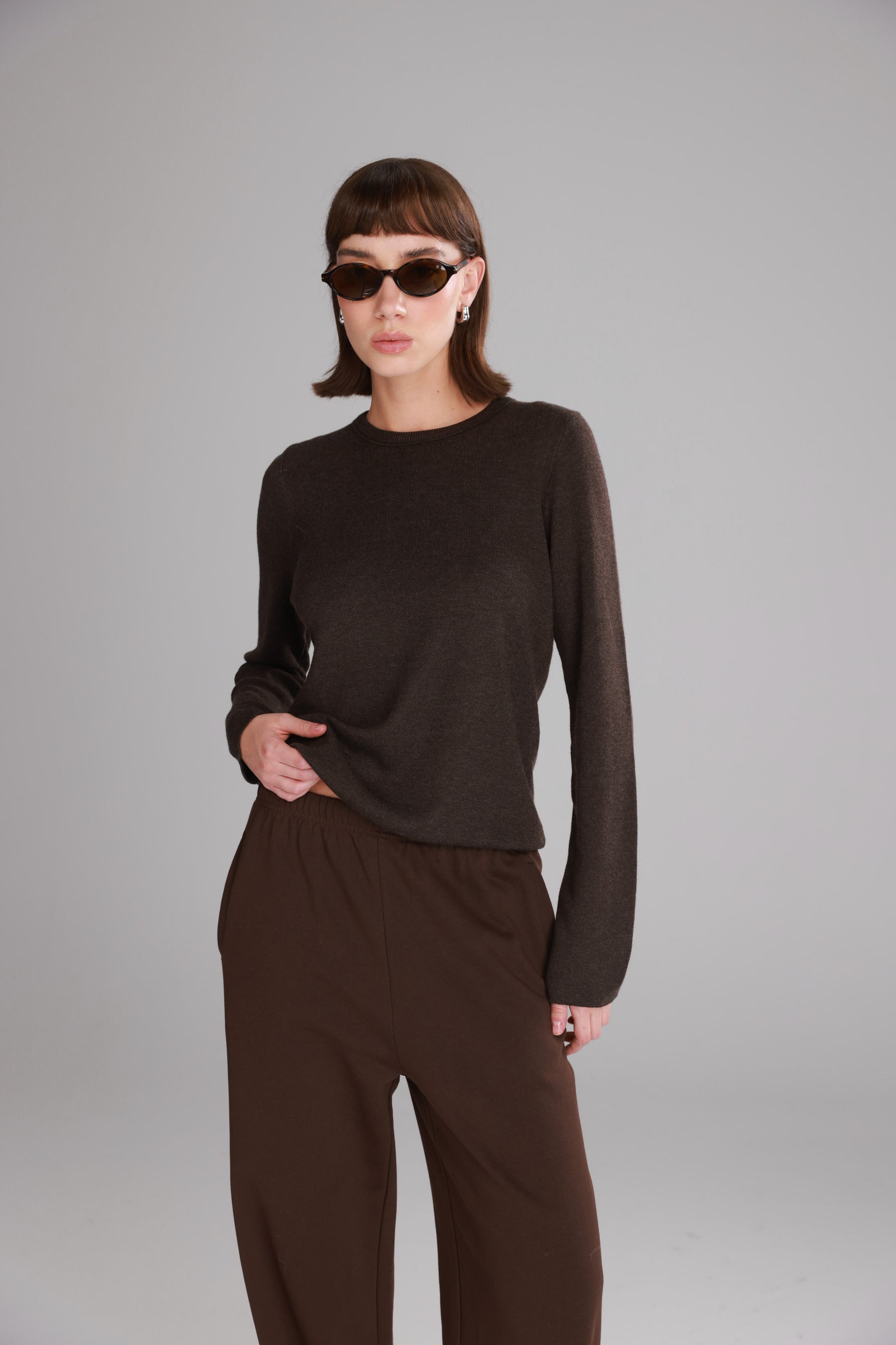 חולצת קייסי חום כהה