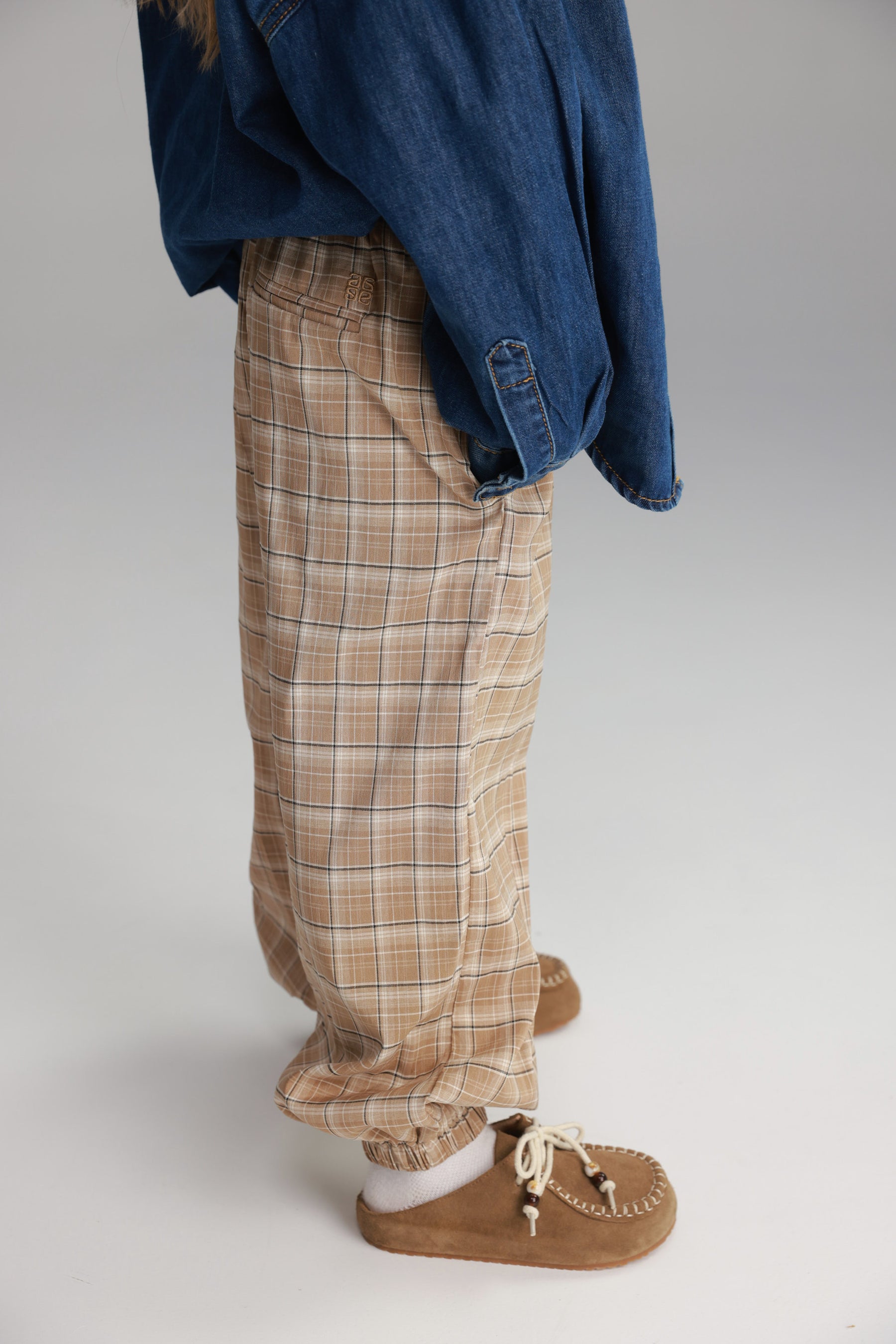 מכנסי קאלי משבצות בז'