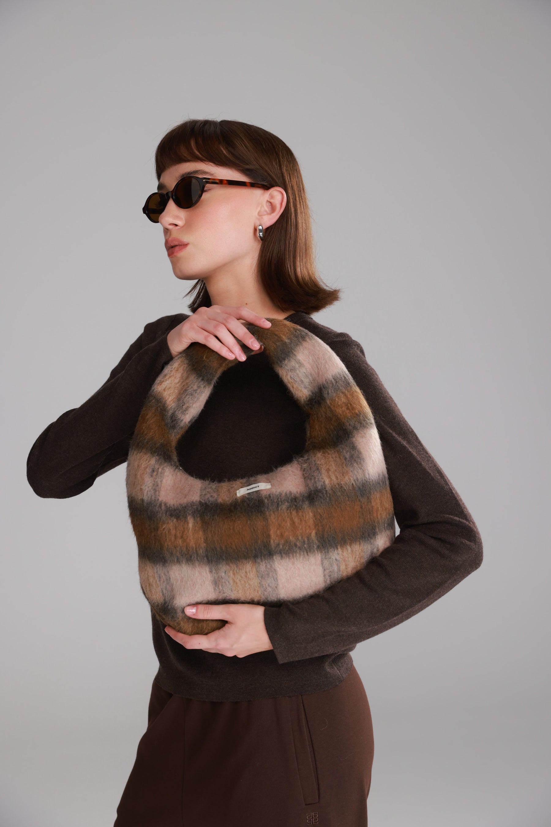 תיק איזבל משבצות חום