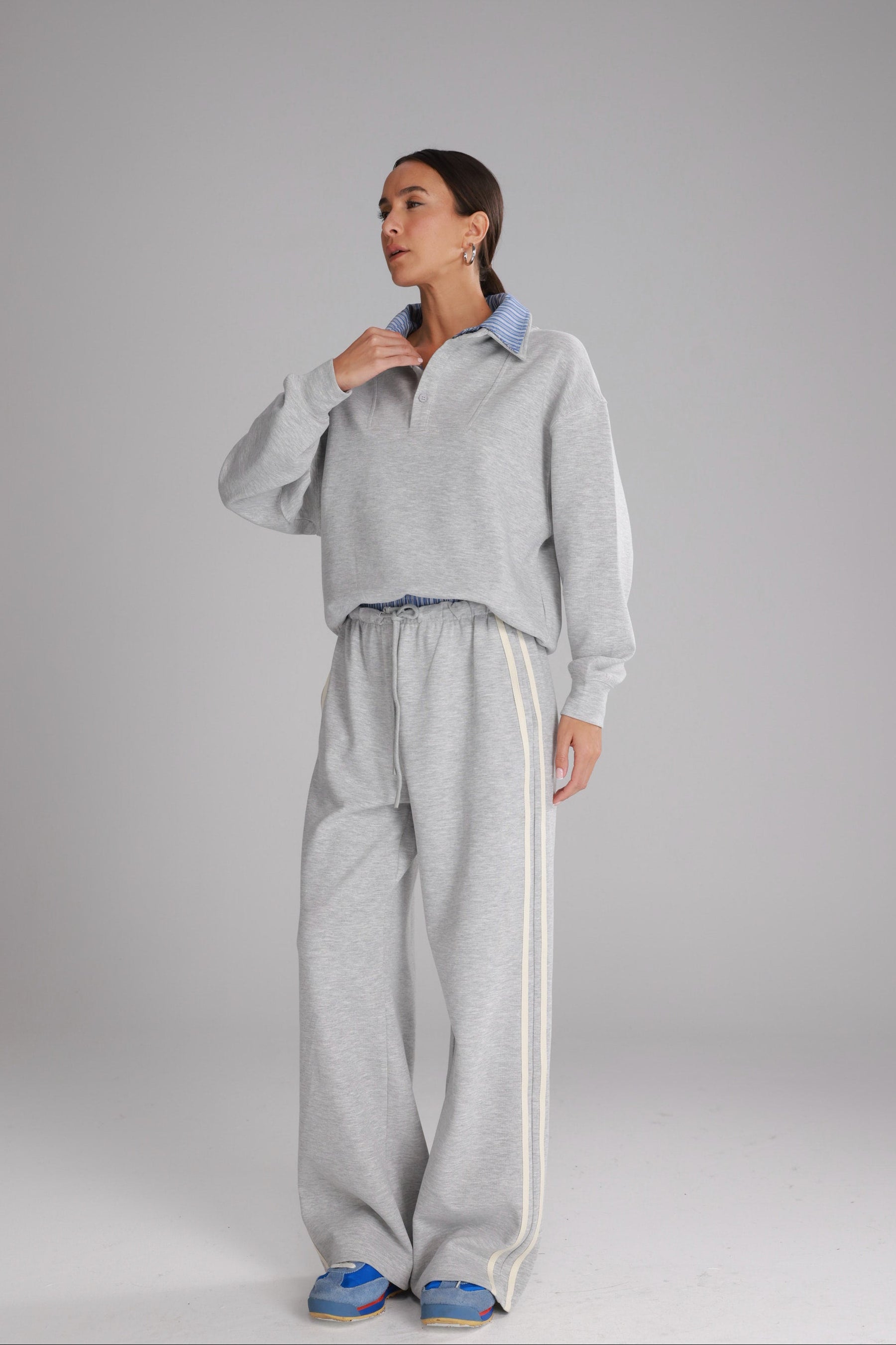 חליפת סול אפורה