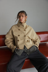 טרנץ' אנני בלונד