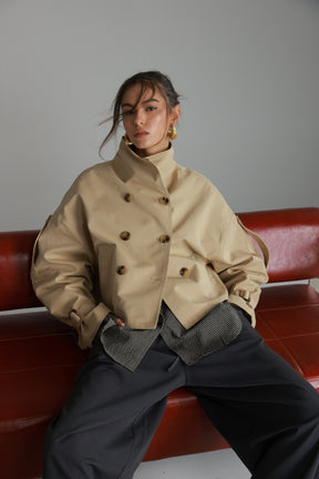 טרנץ' אנני בלונד