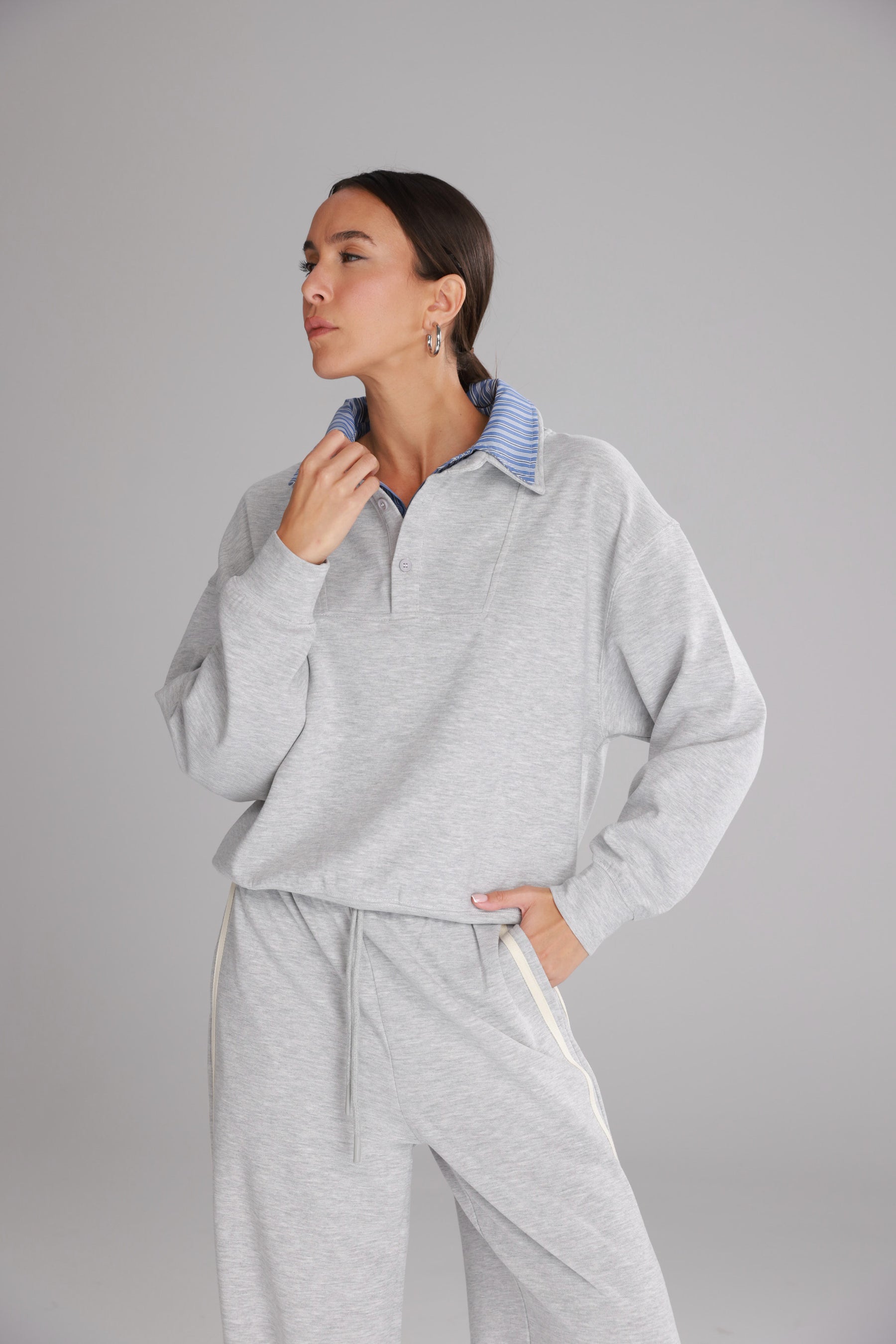 חליפת סול אפורה