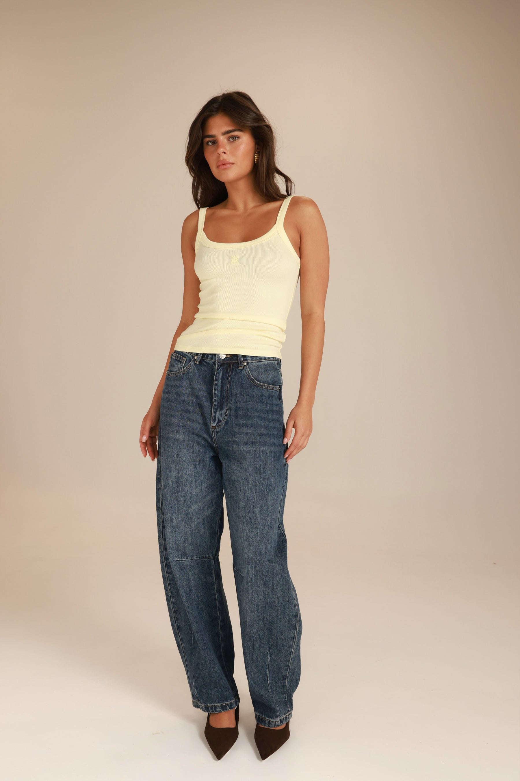 גופיית סמנתה בלונד