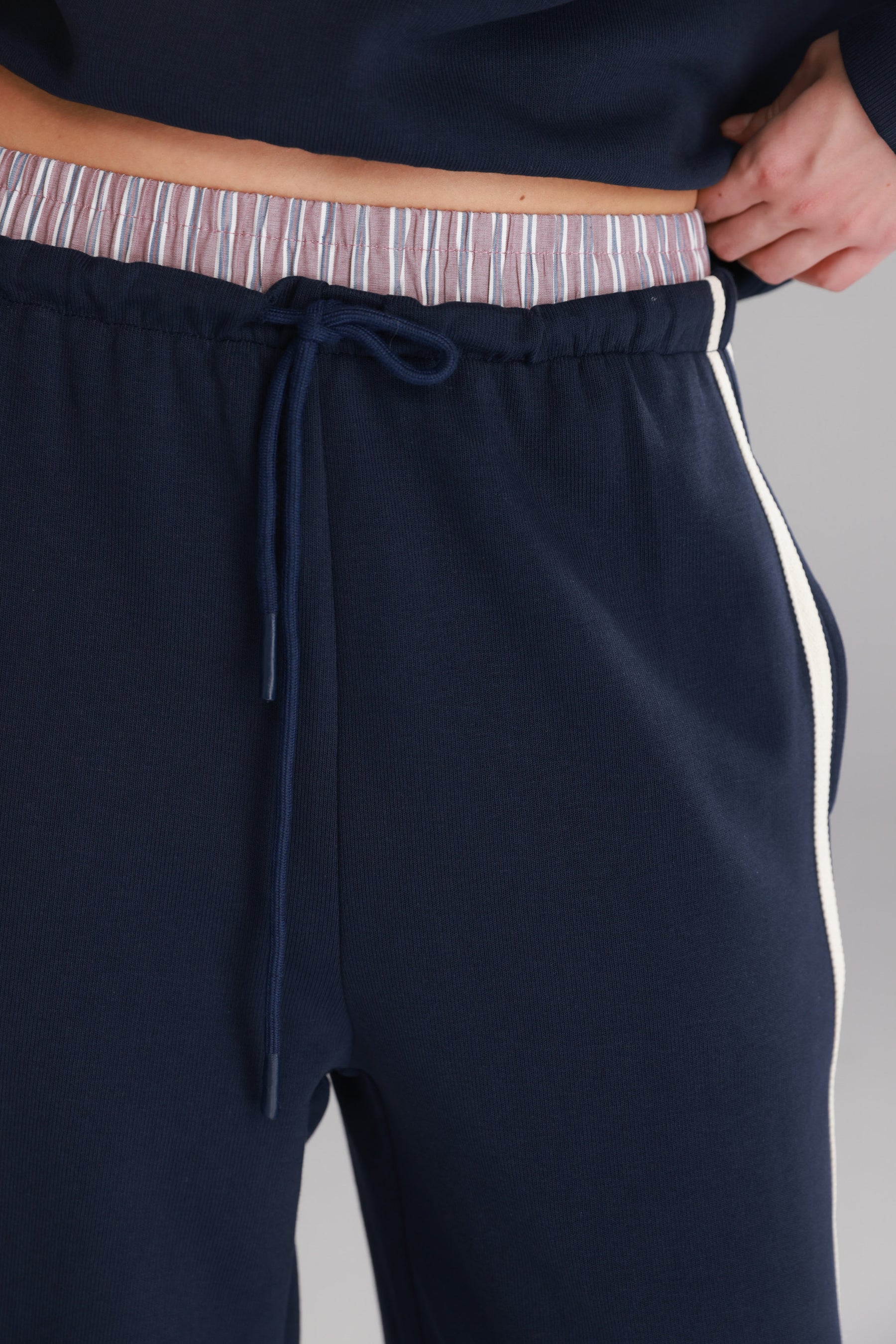 חליפת סול נייבי