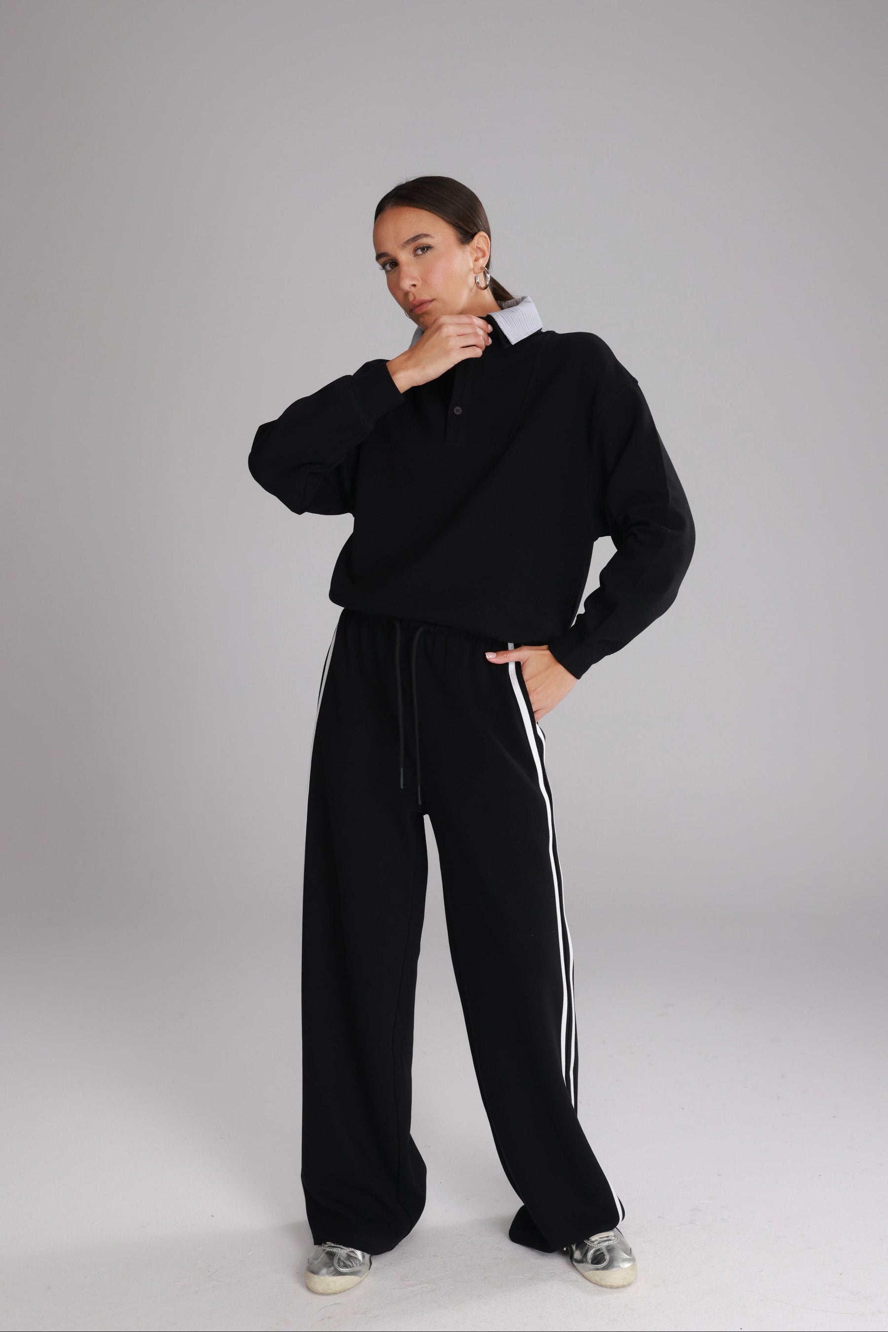 חליפת סול שחורה