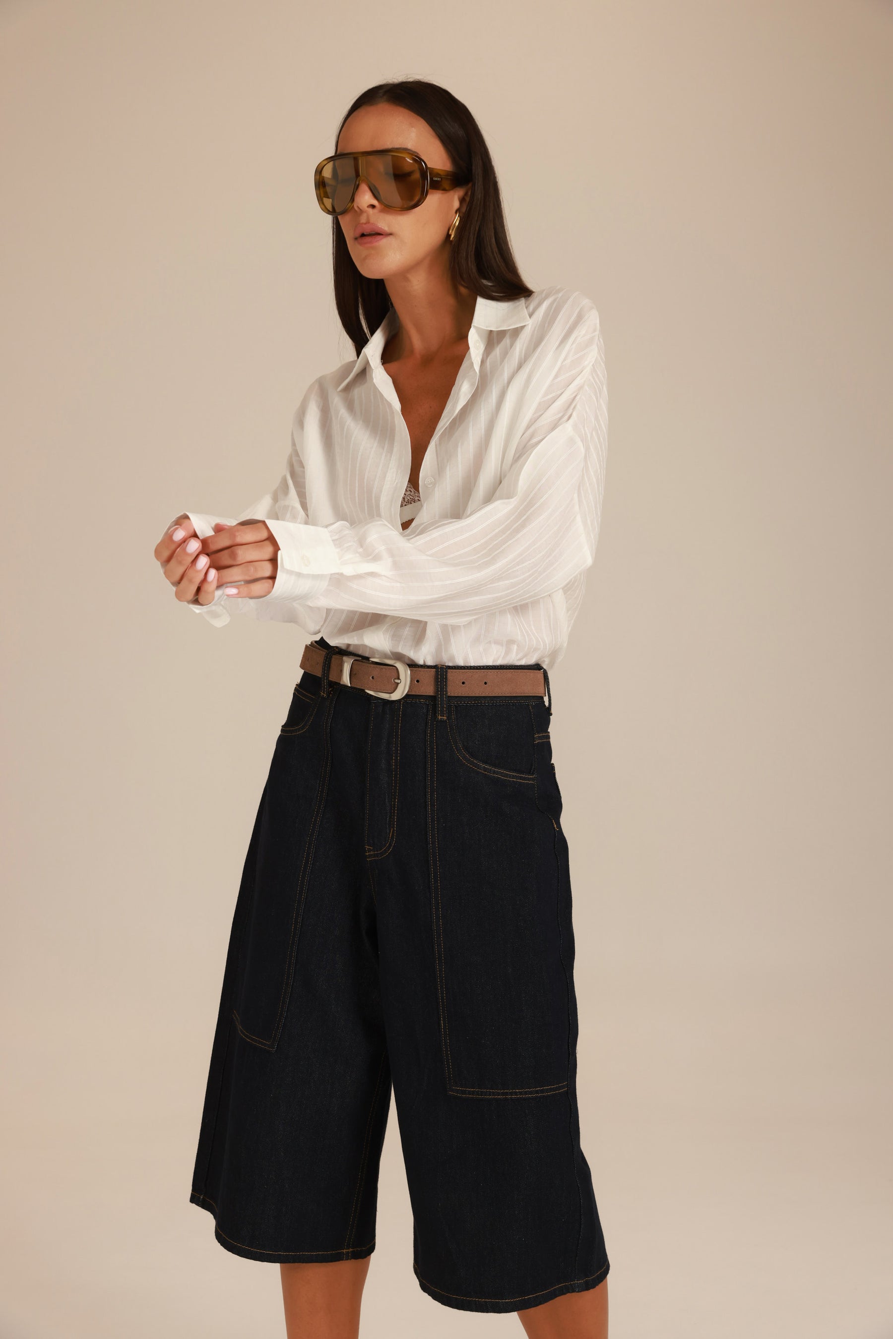 חולצת מיילו מכופתרת לבנה