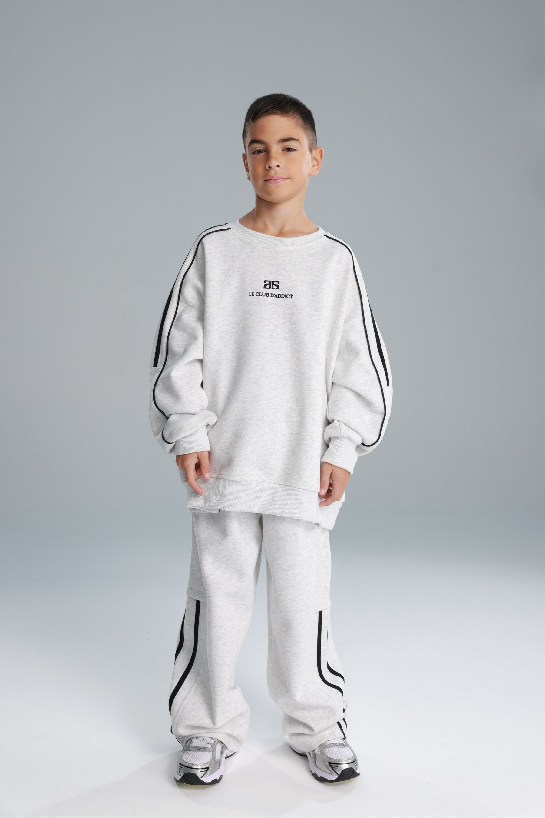 חליפת מארק אפור בהיר