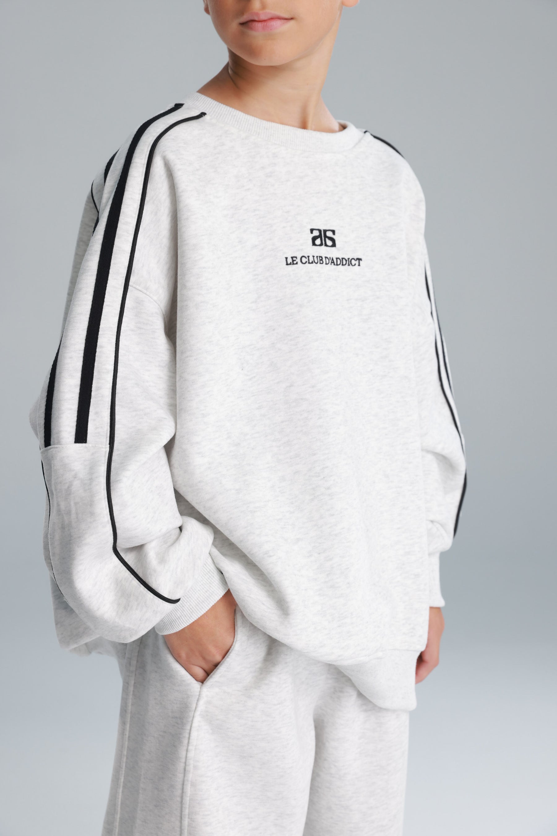 חליפת מארק אפור בהיר