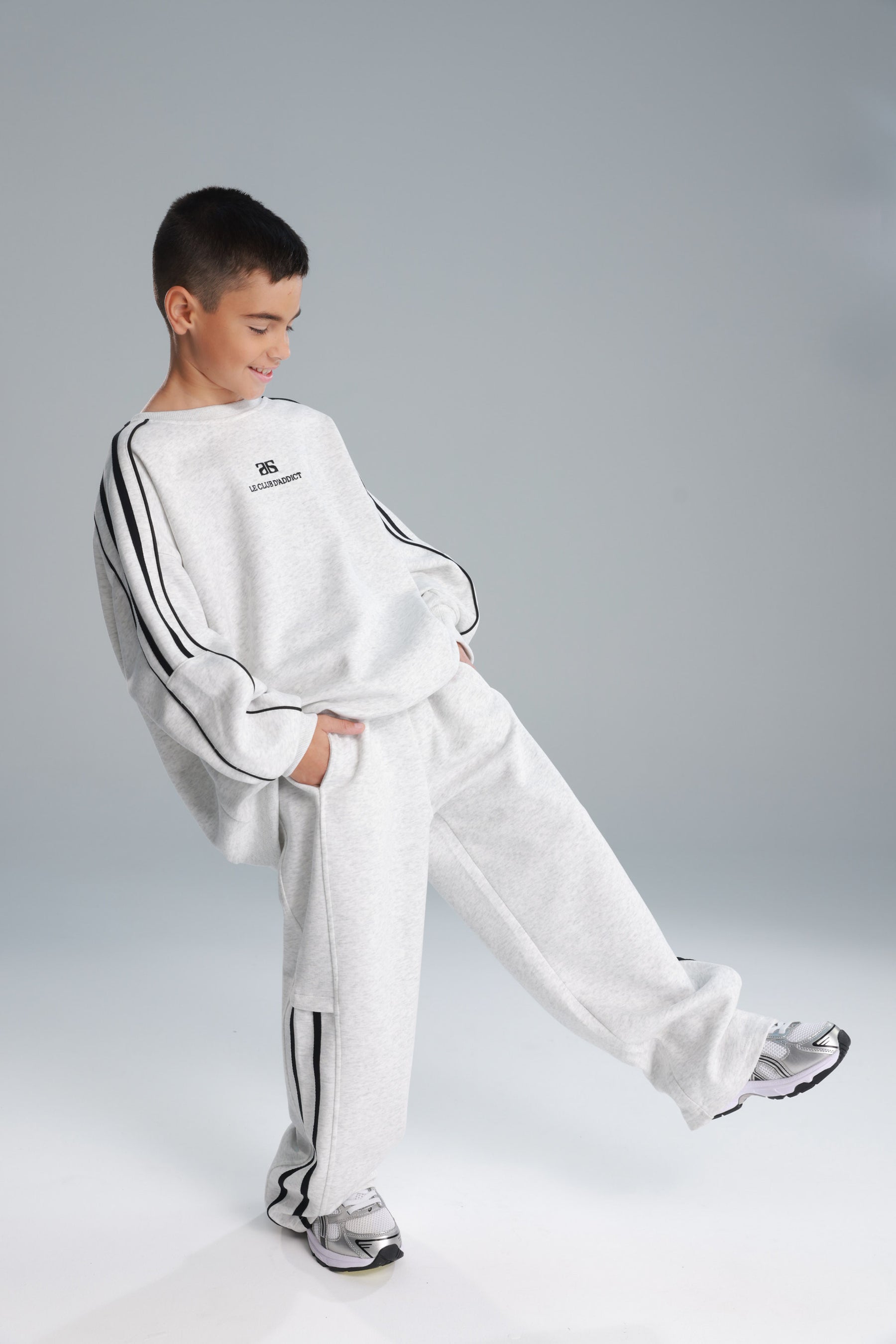 חליפת מארק אפור בהיר