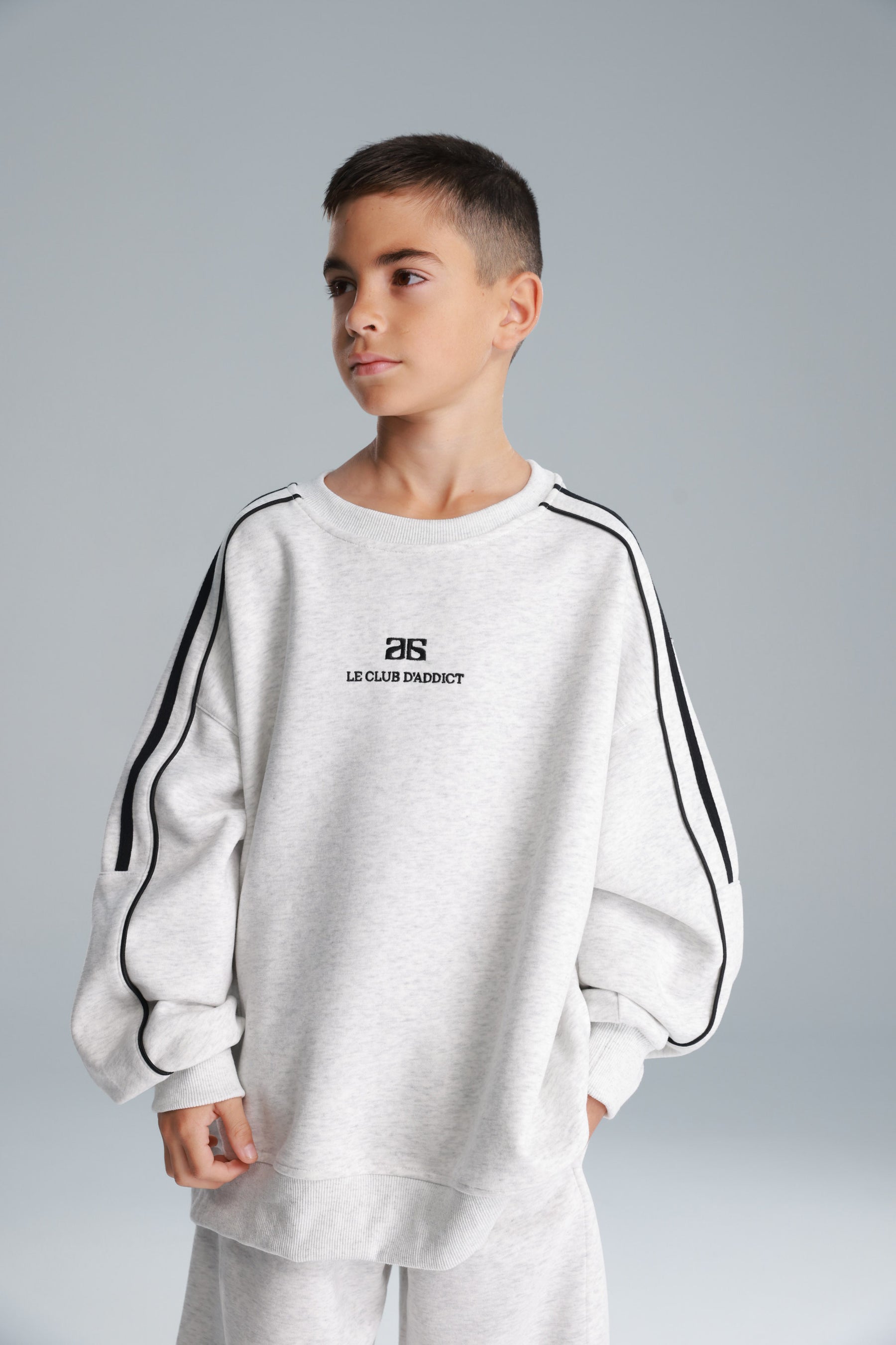 חליפת מארק אפור בהיר