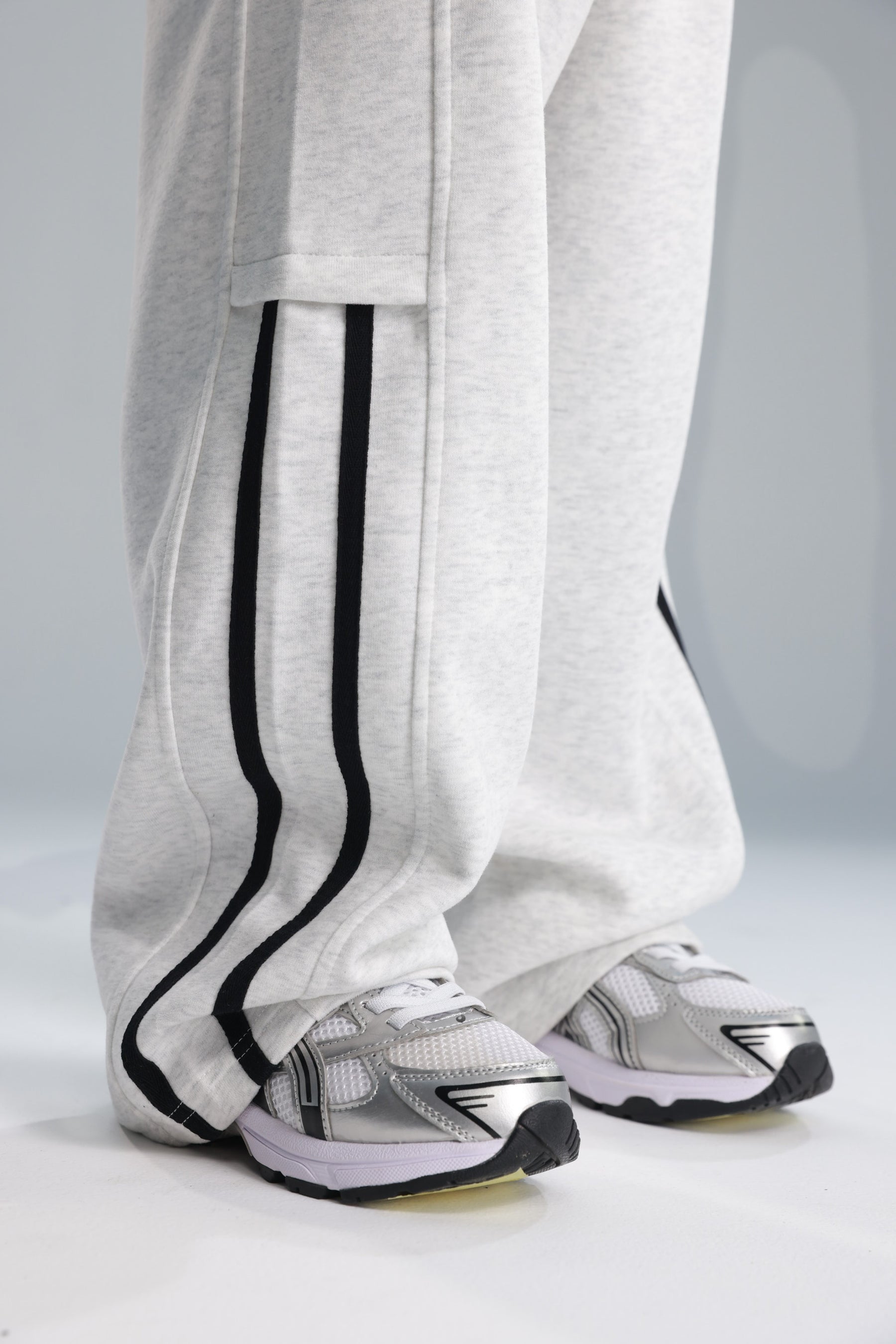 חליפת מארק אפור בהיר