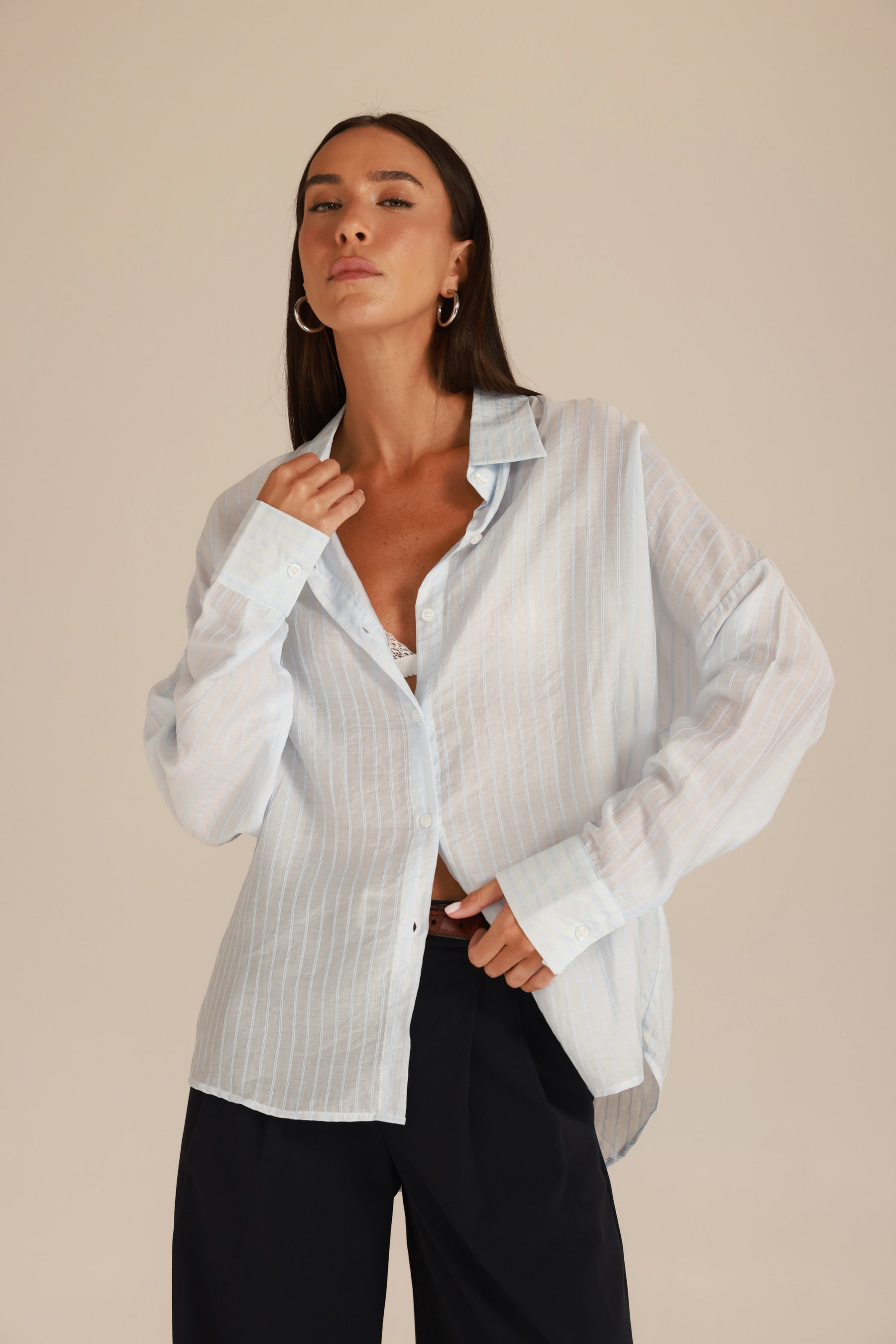 חולצת מיילו מכופתרת כחול בהיר