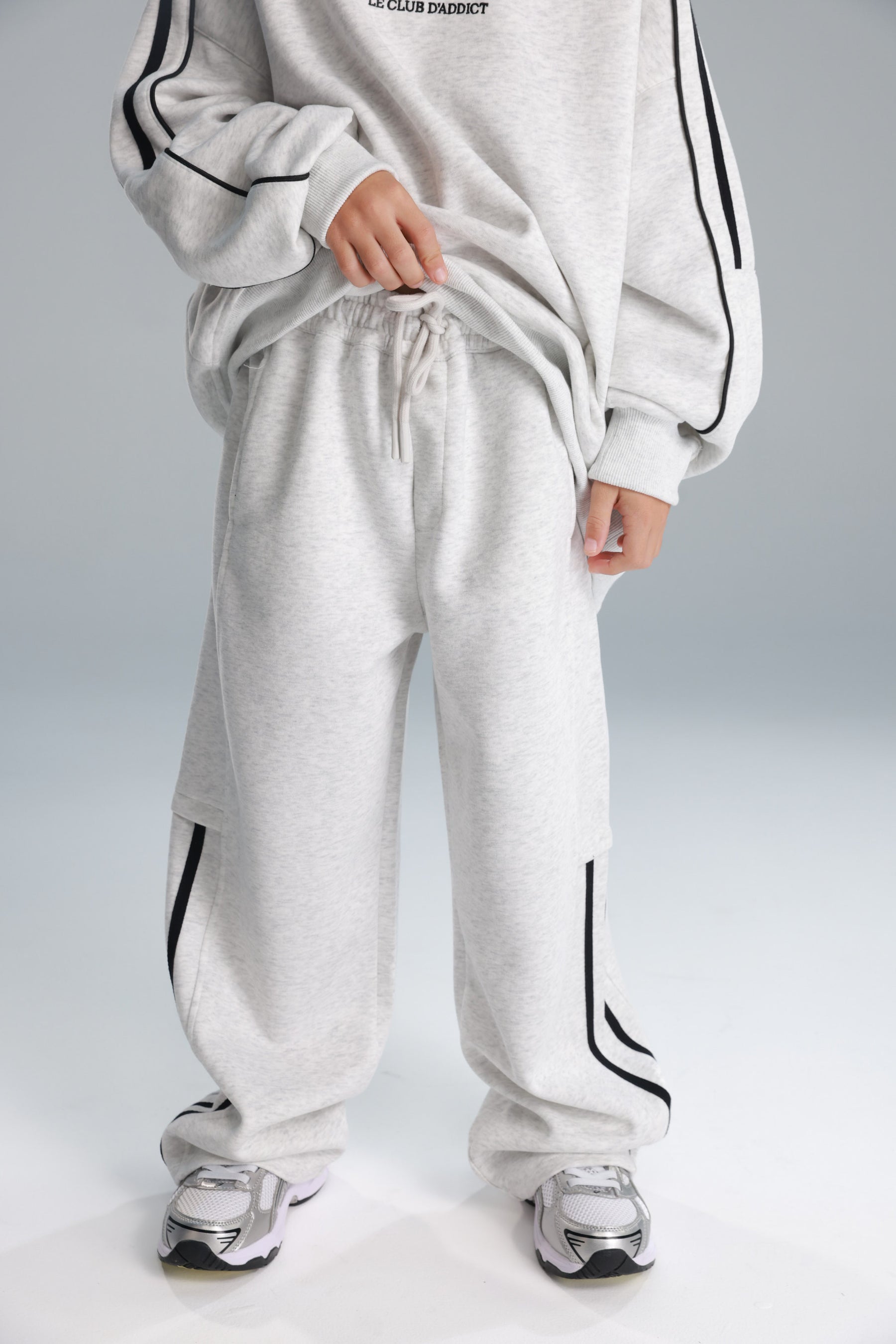 חליפת מארק אפור בהיר