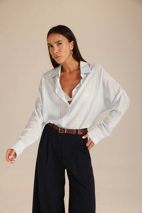 חולצת מיילו מכופתרת כחול בהיר