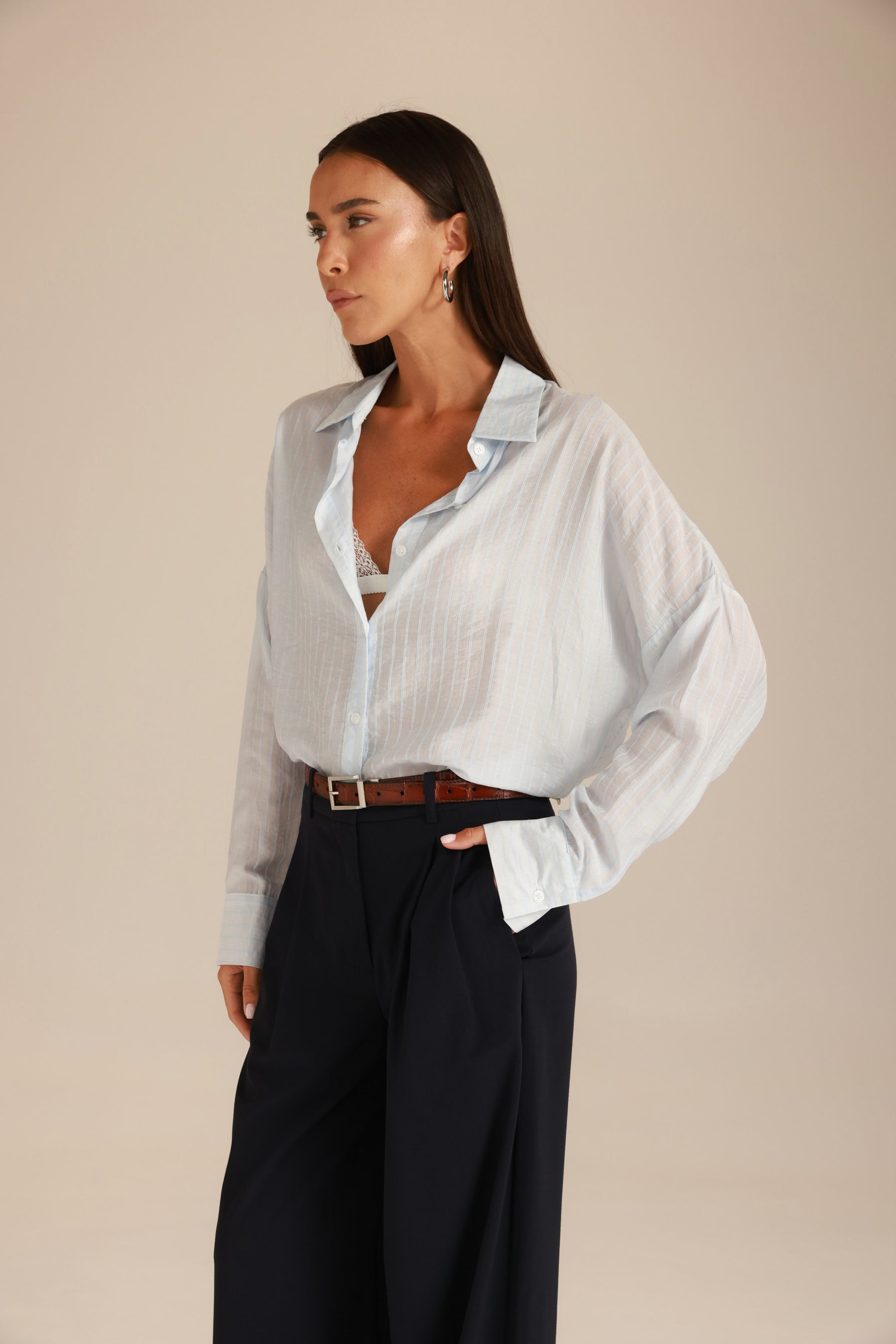 חולצת מיילו מכופתרת כחול בהיר