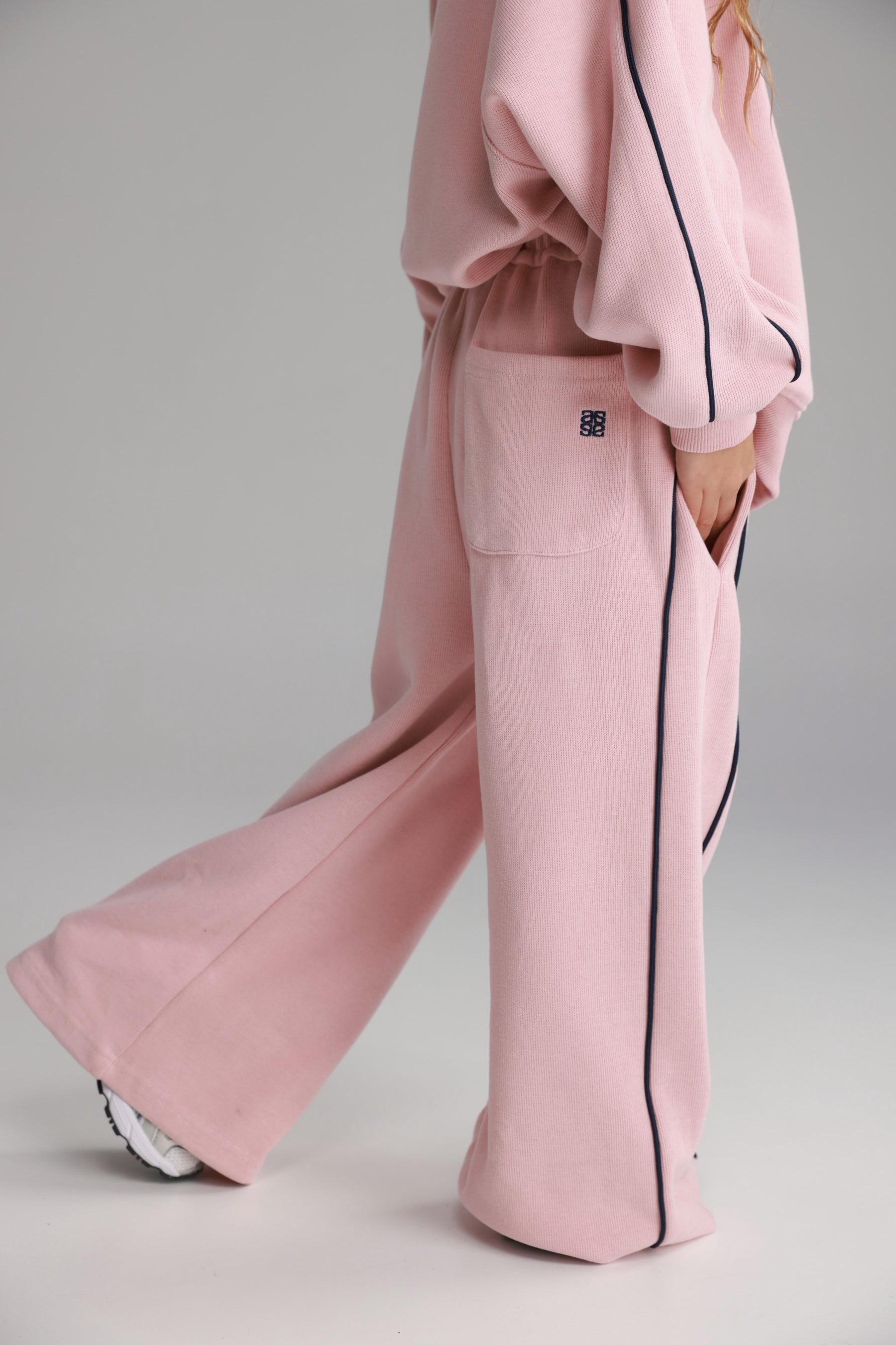 חליפת רייני ורודה