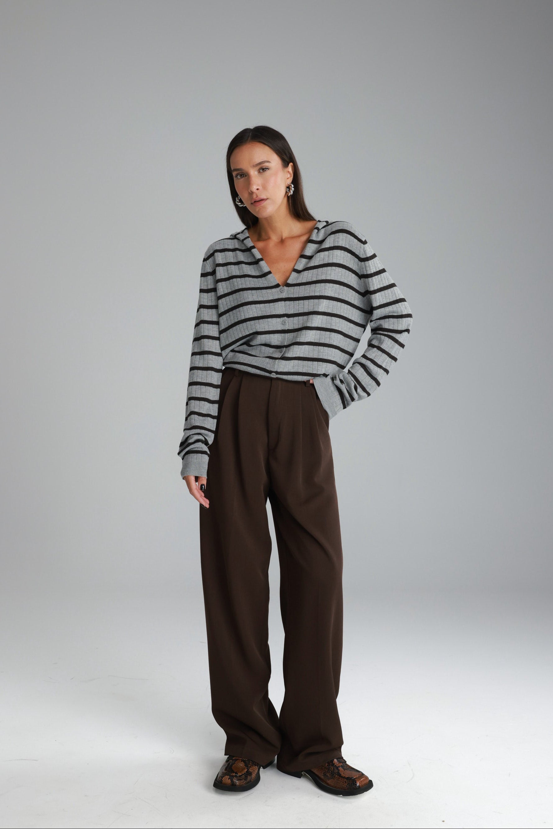 סריג לייק פסים אפור/חום כהה