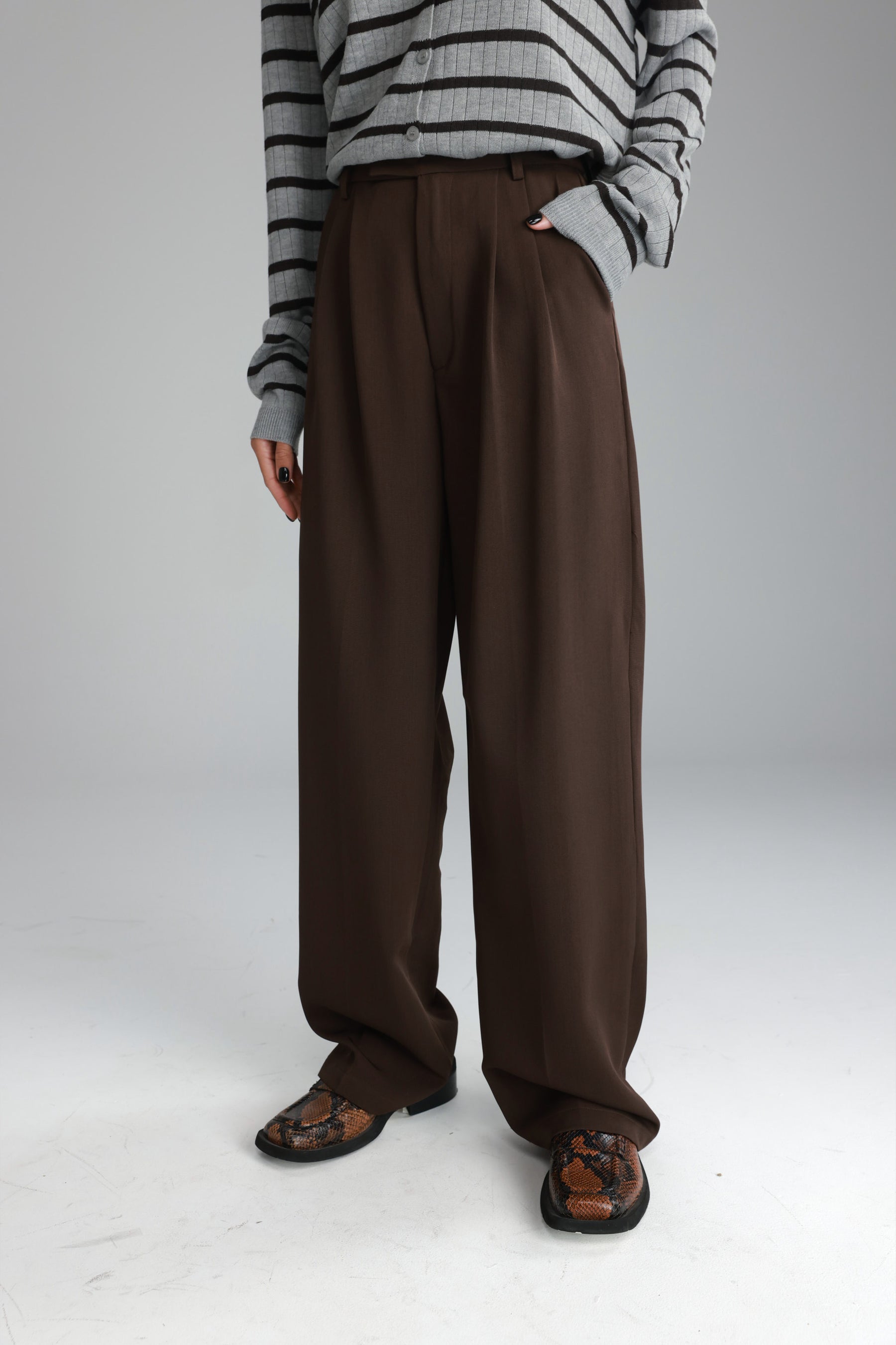 מכנסי דייזי חום כהה