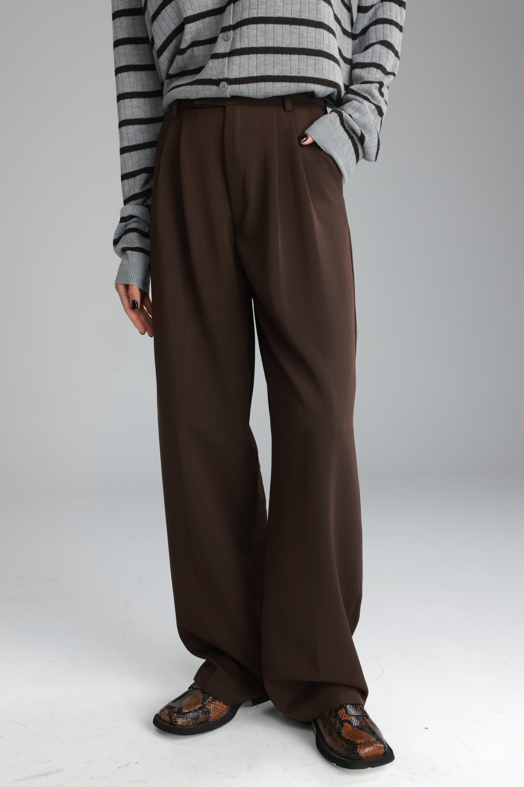 מכנסי דייזי חום כהה