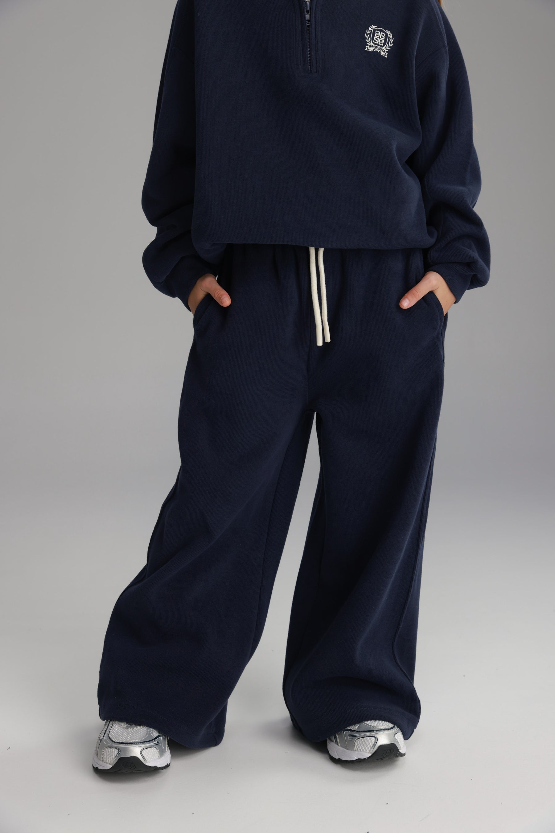 חליפת קיארה נייבי