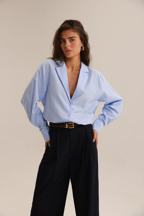 חולצת פאולינה מכופתרת כחול בהיר