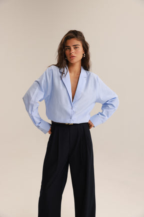 חולצת פאולינה מכופתרת כחול בהיר