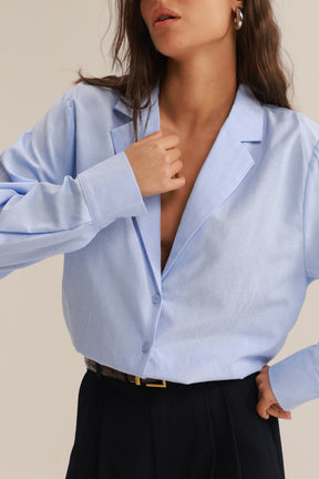 חולצת פאולינה מכופתרת כחול בהיר