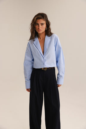 חולצת פאולינה מכופתרת כחול בהיר