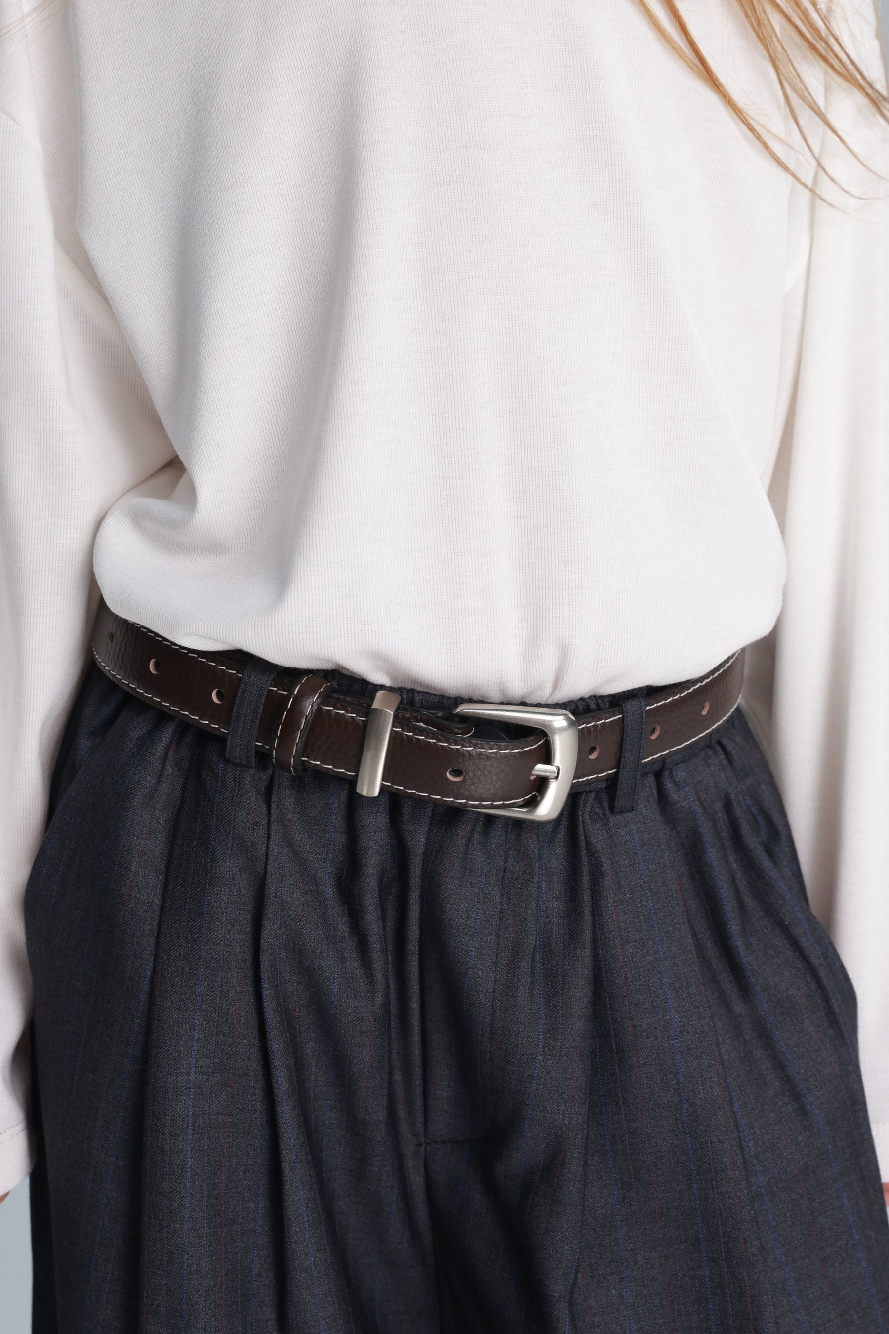 חגורת איב חום כהה אבזם כסף