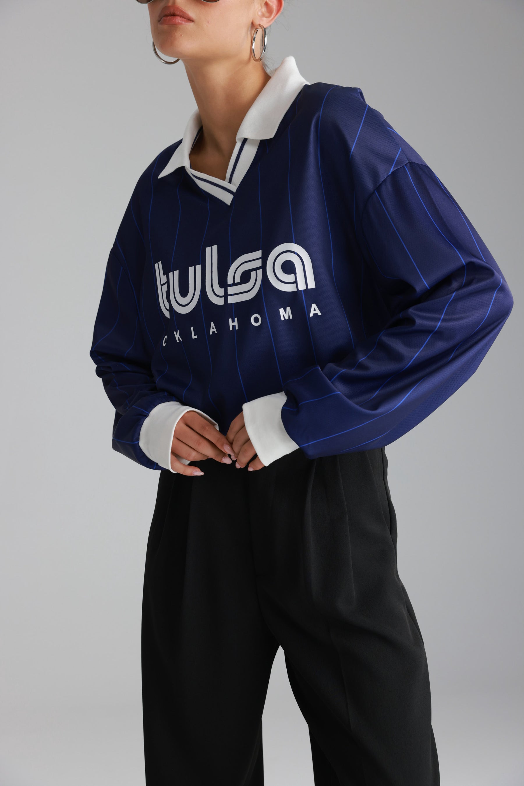 חולצת פיבי נייבי/כחול