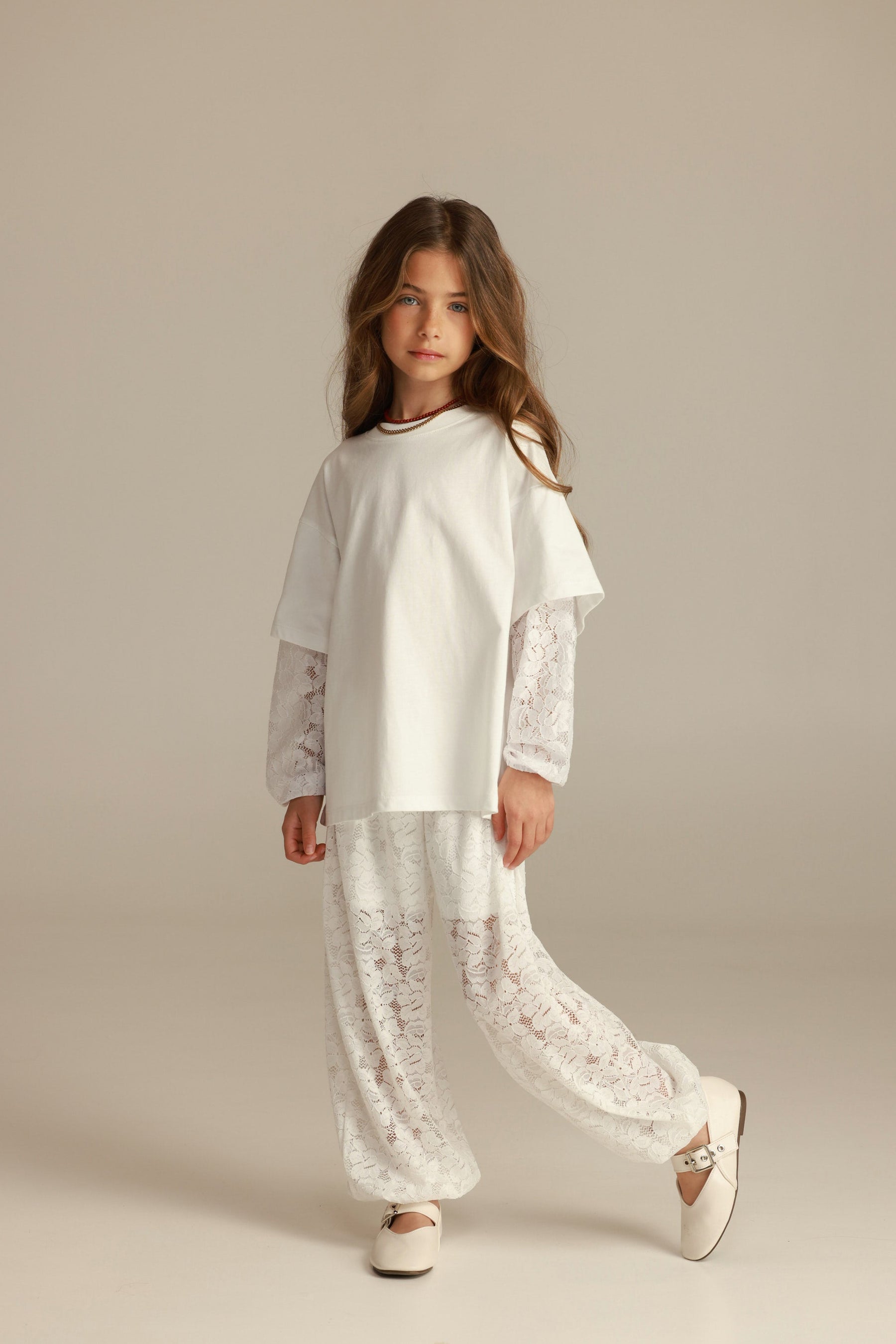 מכנסי ולנסיה לבנים