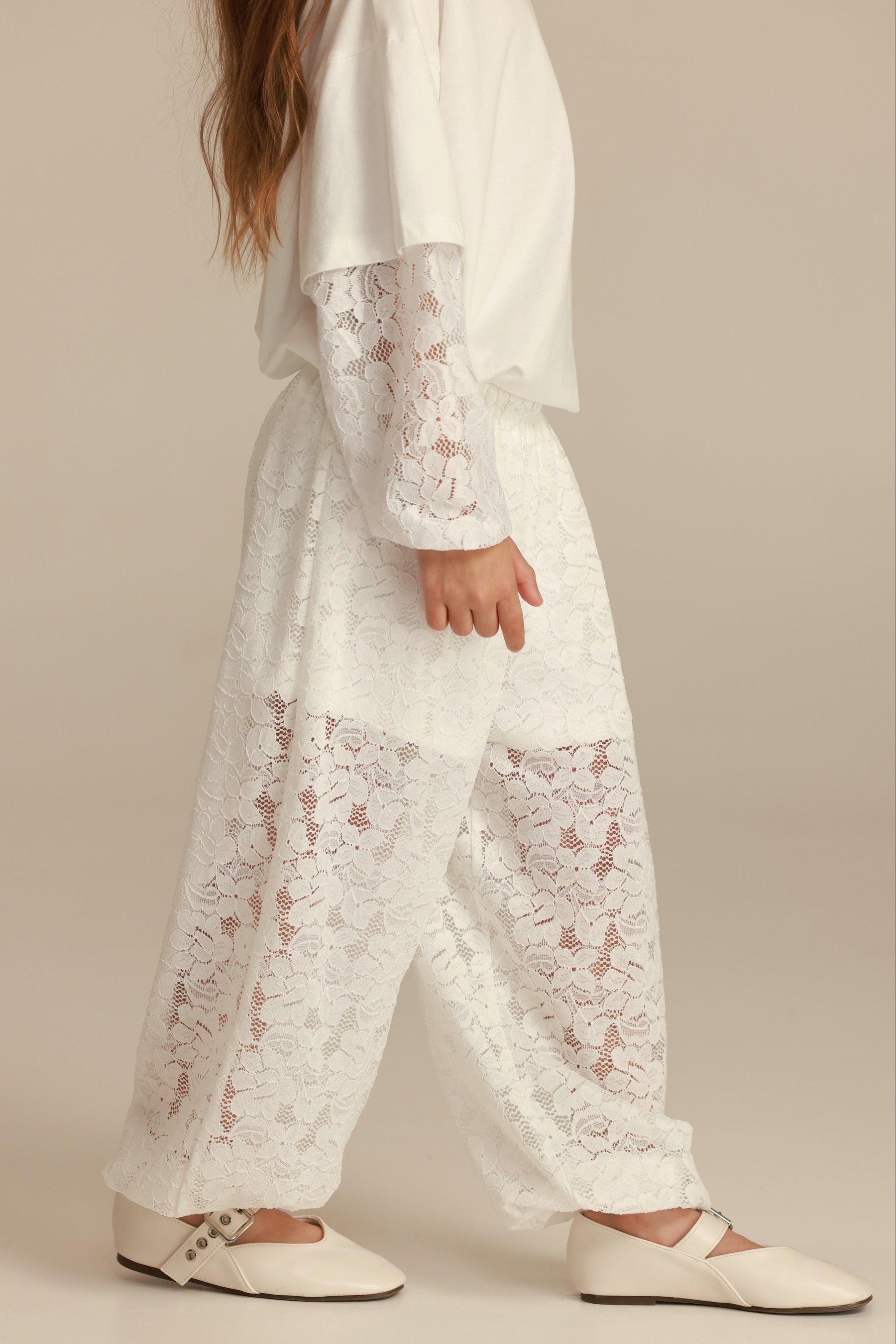 מכנסי ולנסיה לבנים