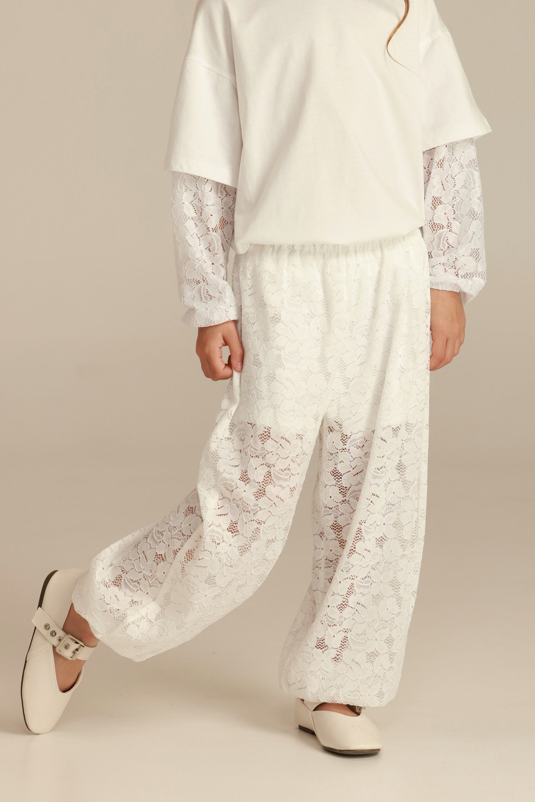 מכנסי ולנסיה לבנים