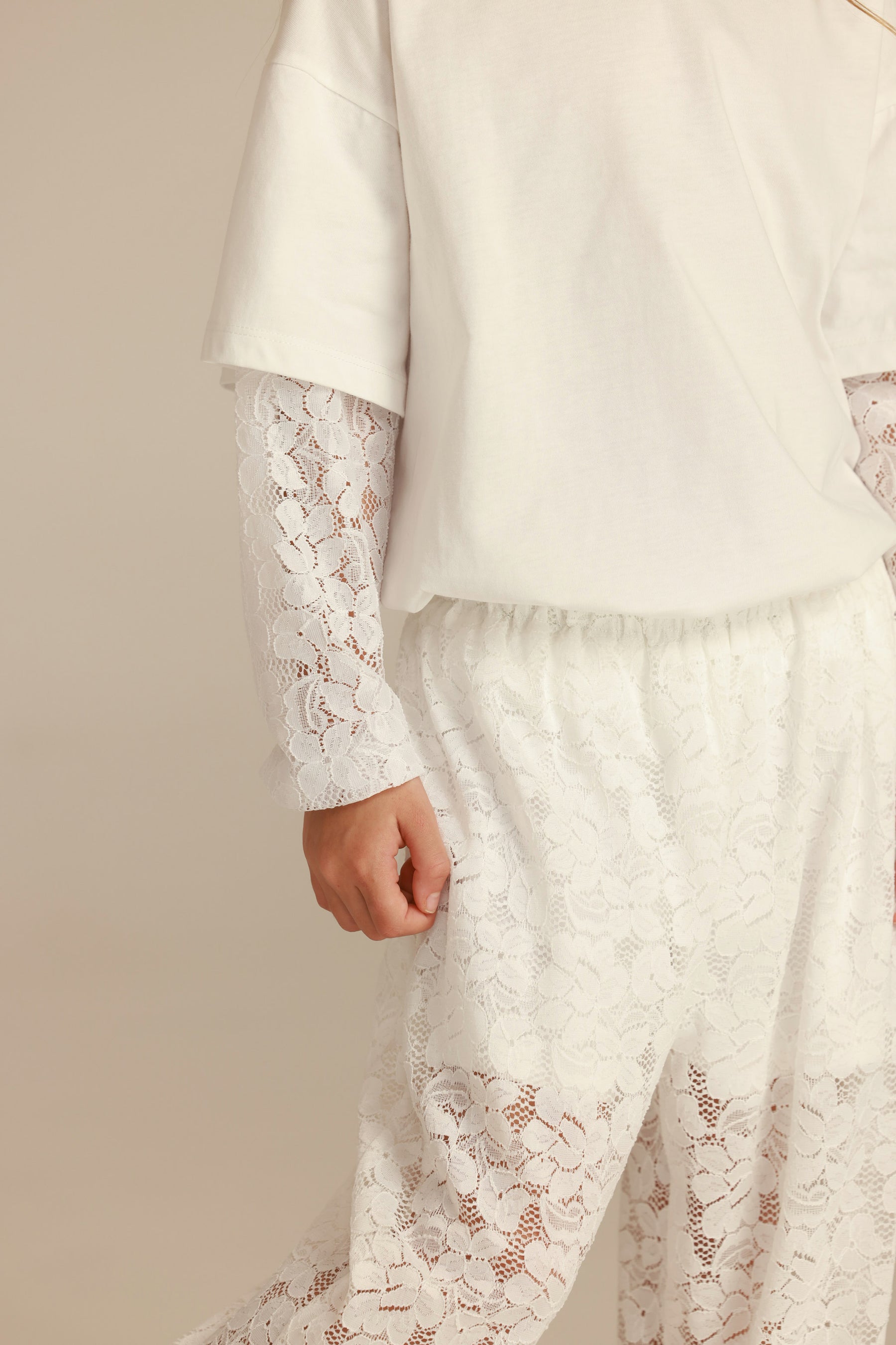 מכנסי ולנסיה לבנים