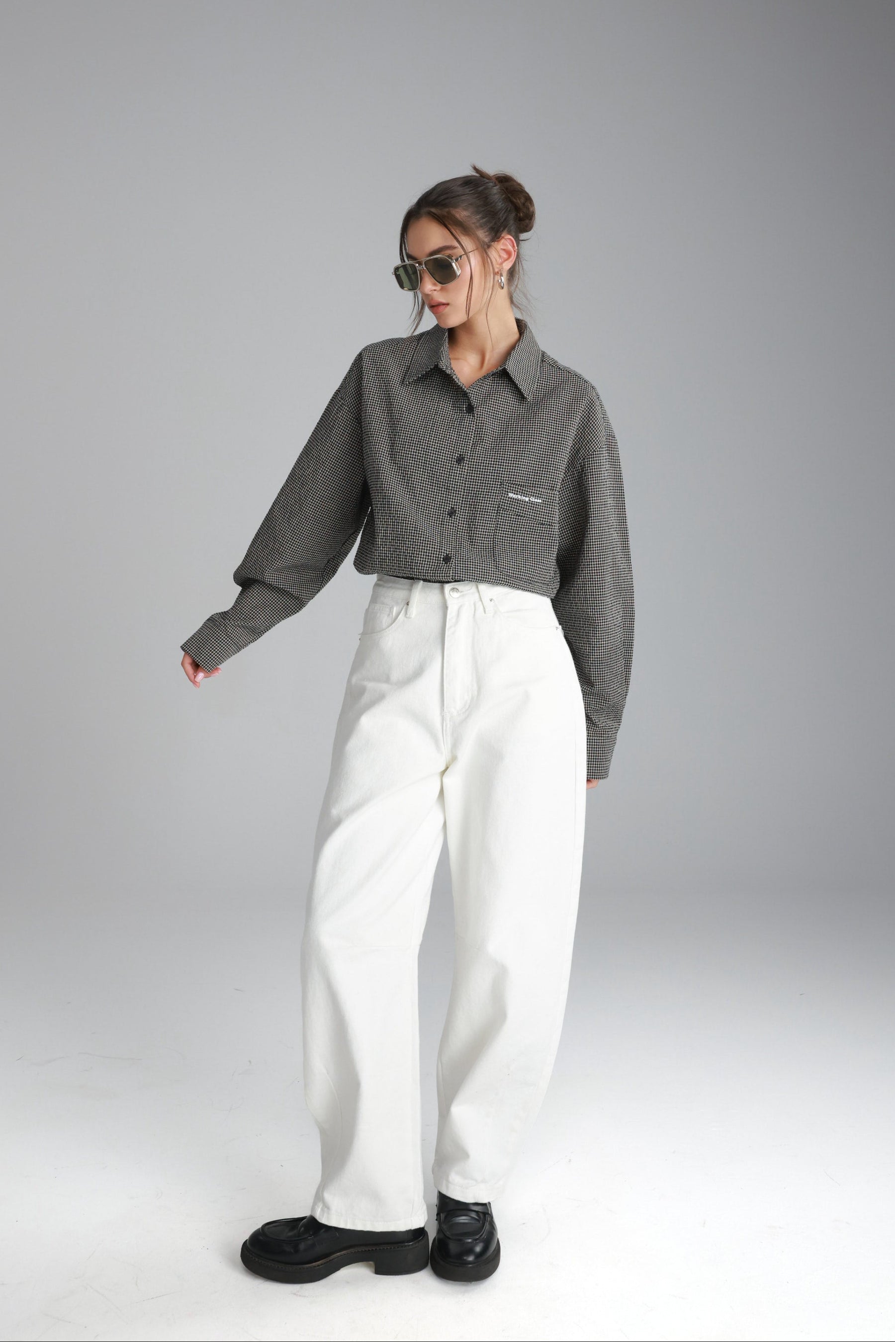 חולצת לאלי מכופתרת שחורה