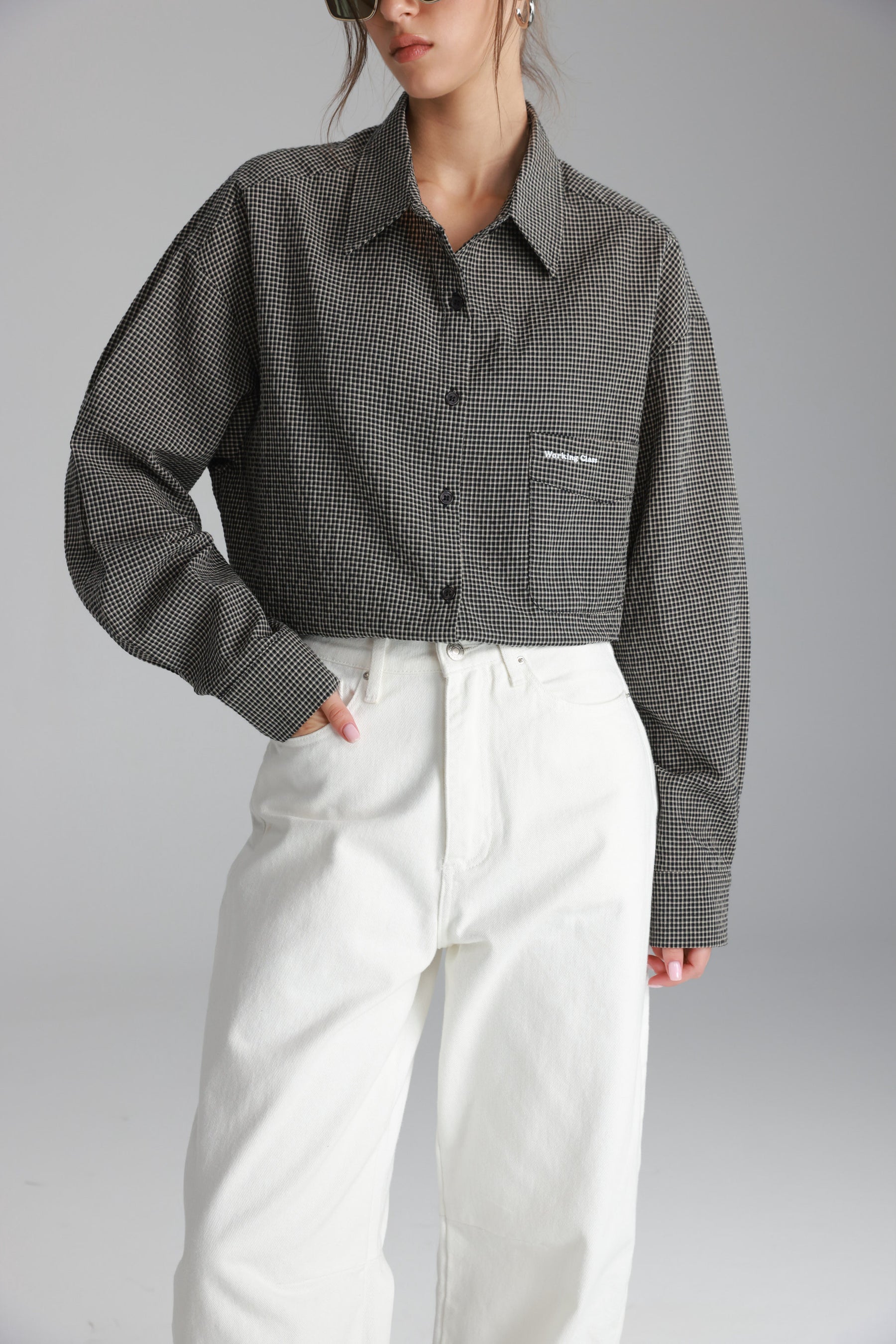 חולצת לאלי מכופתרת שחורה