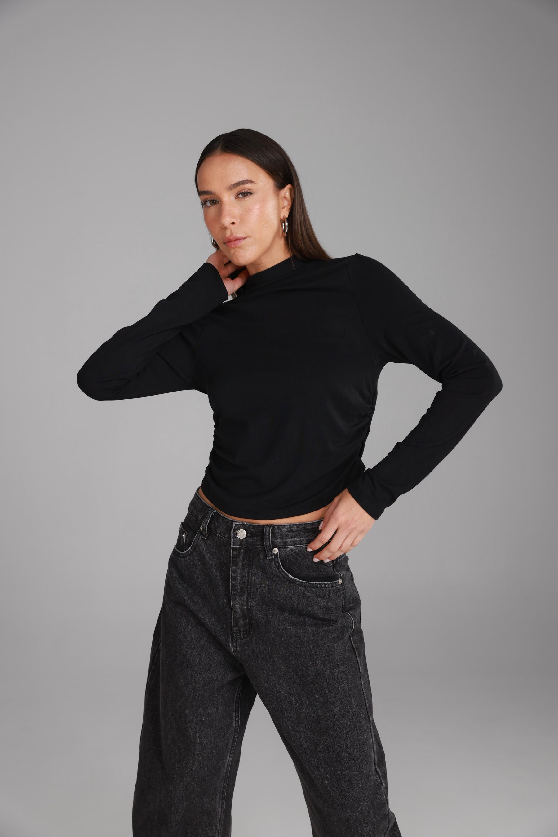 חולצת מאני שחורה