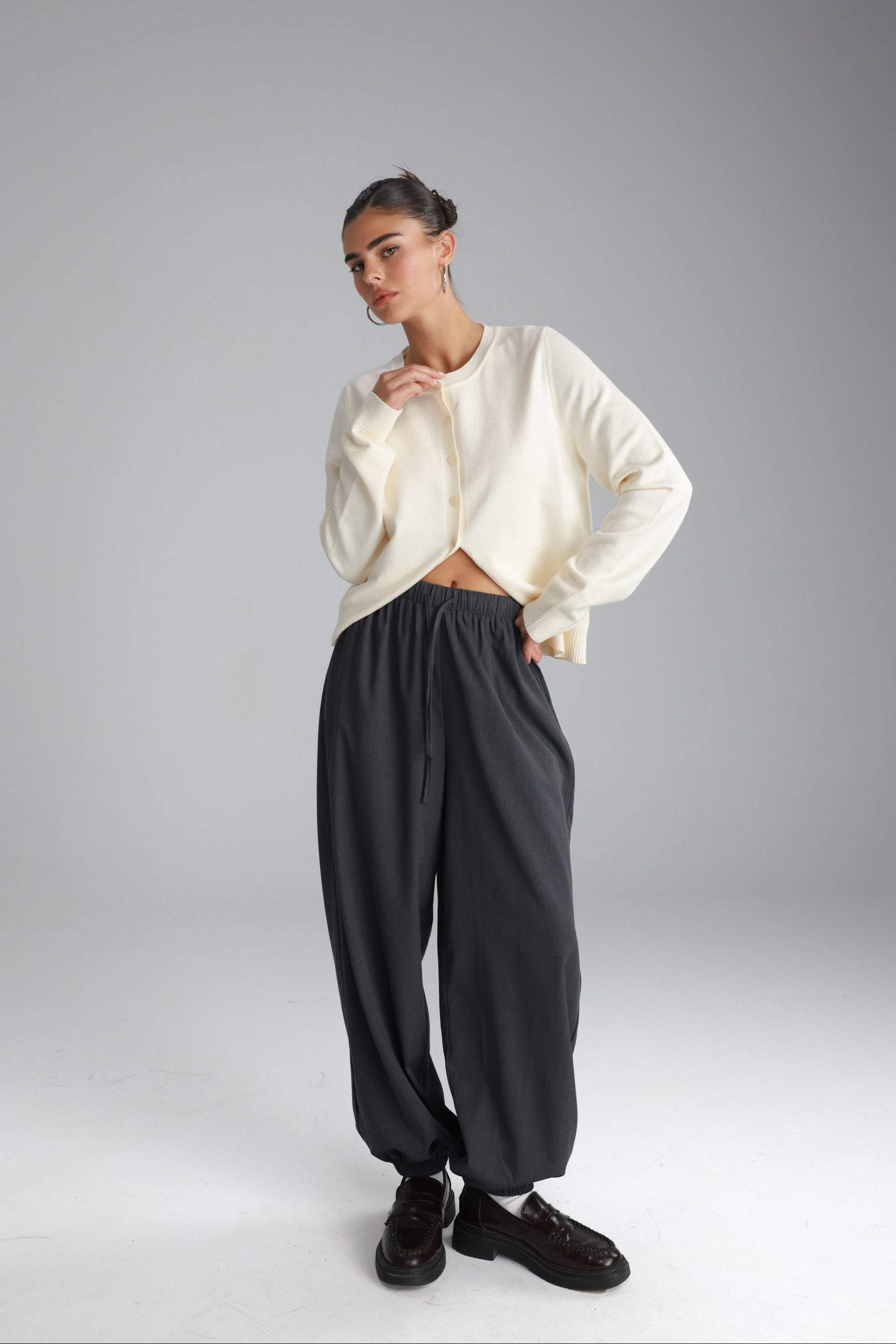 מכנסי אן אפור כהה