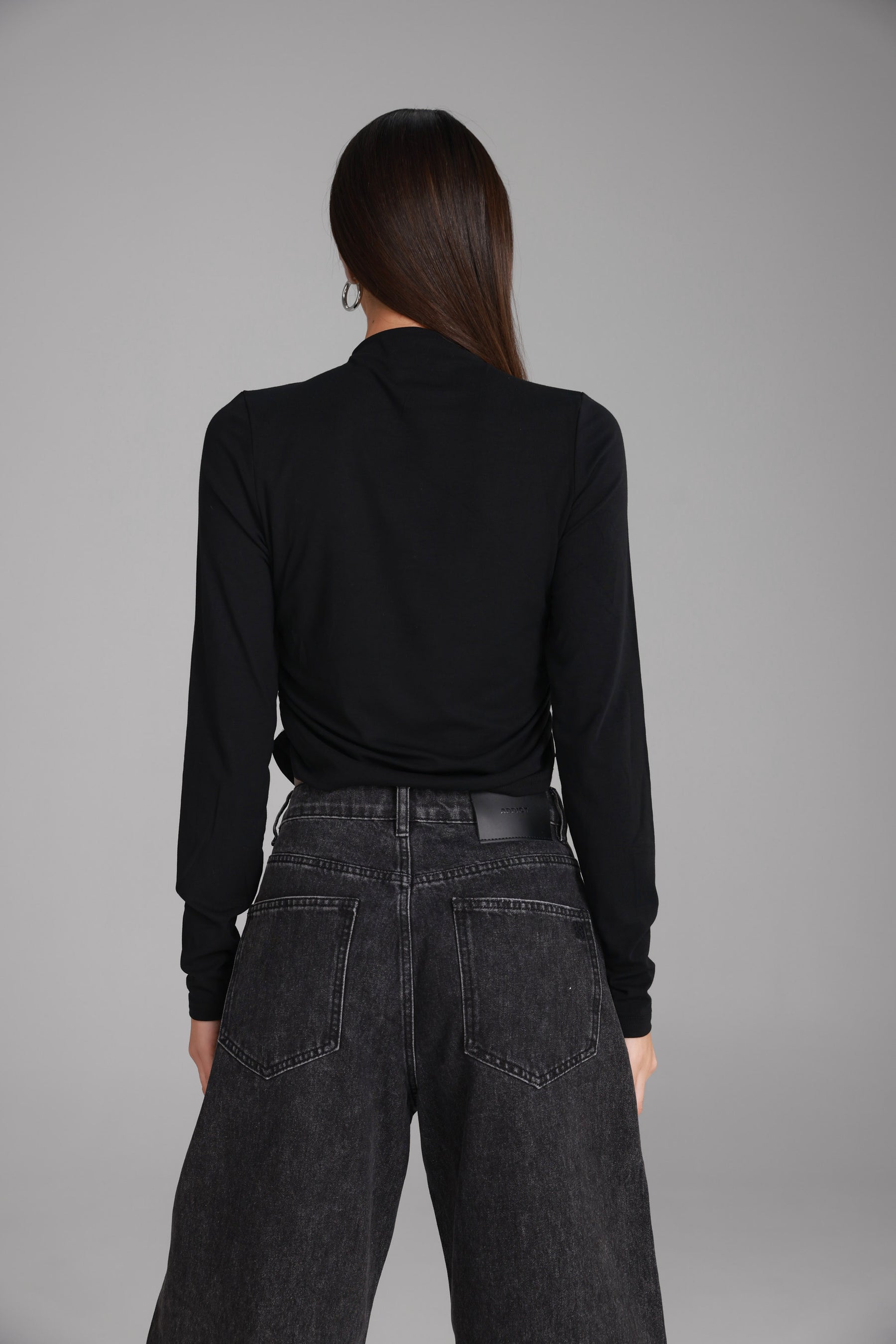 חולצת מאני שחורה