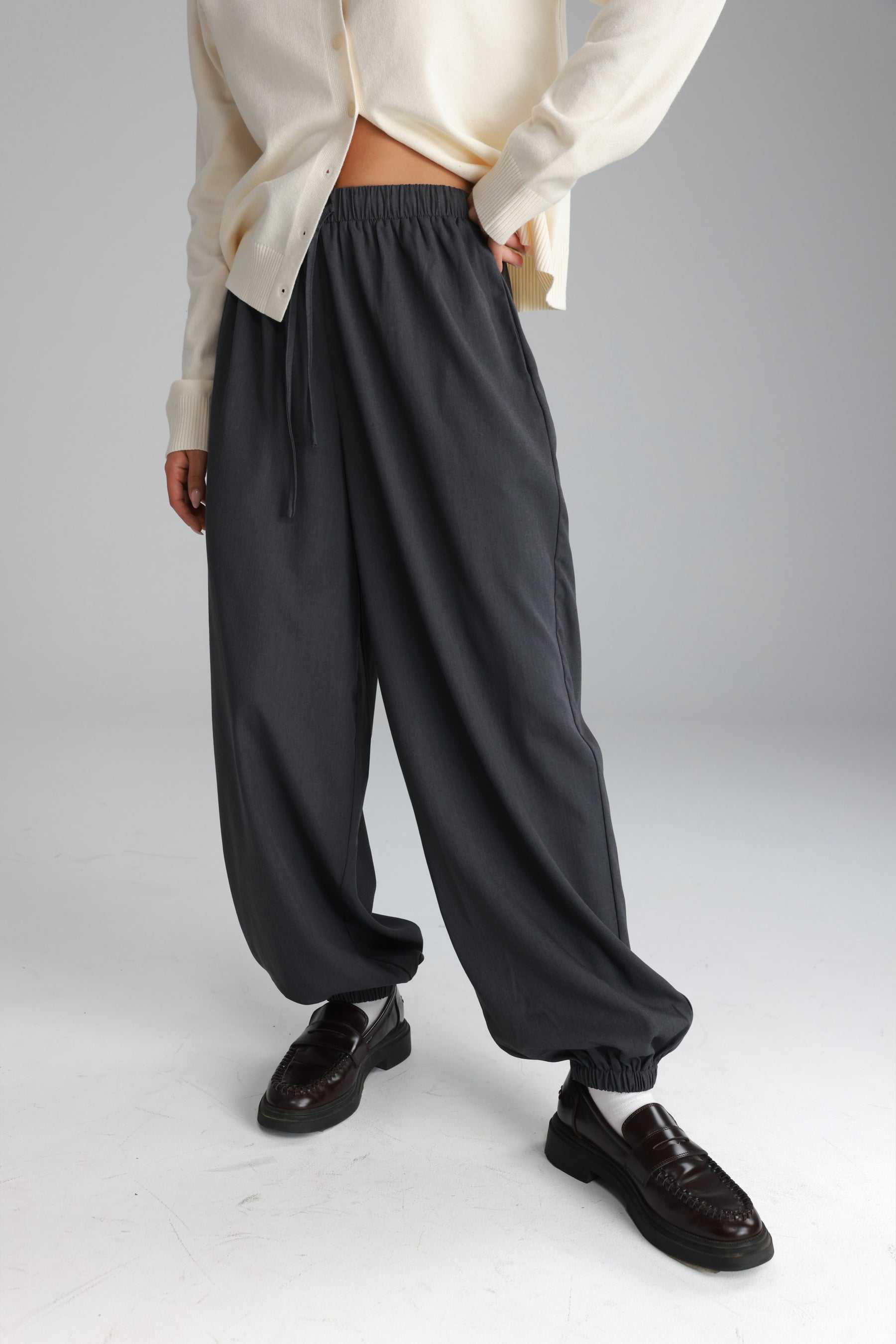 מכנסי אן אפור כהה